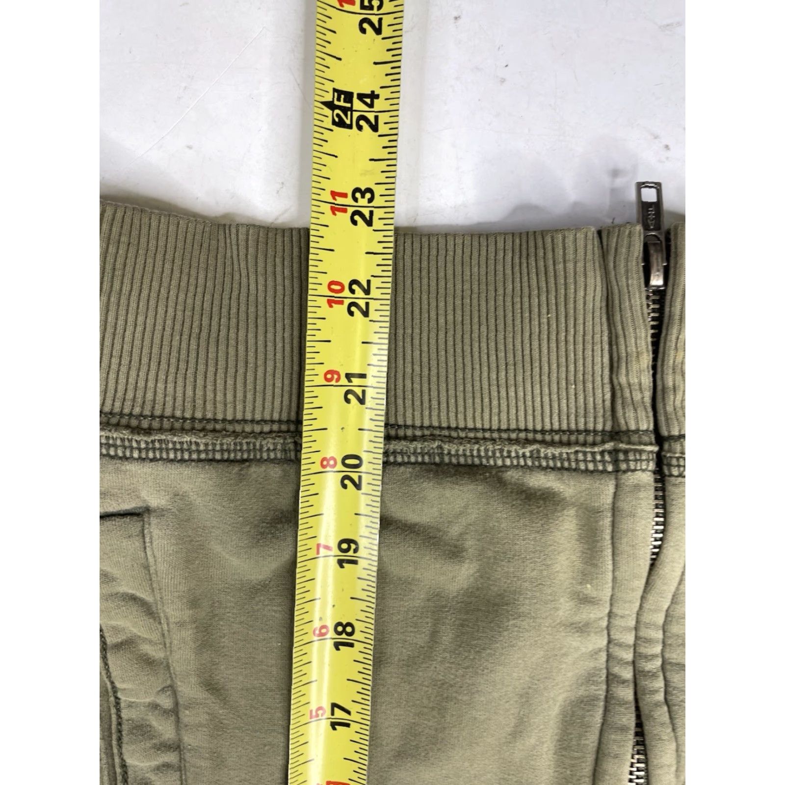 Abercrombie & Fitch VINTAGE Abercrombie & Fitch Green Zip Up Hoodie Sweatshirt Women’s Size S Short Description: Full Zip, Logo, Pockets Size S / US 4 / IT 40 - 7 Thumbnail