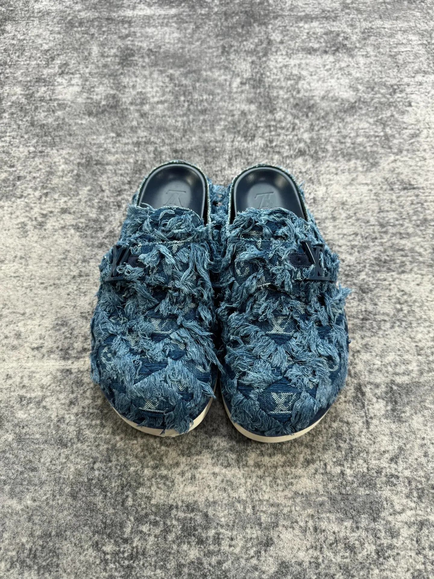 Louis Vuitton Louis Vuitton Plush fringe Boken slippers| Size US 11 / EU 44 - 2 Thumbnail