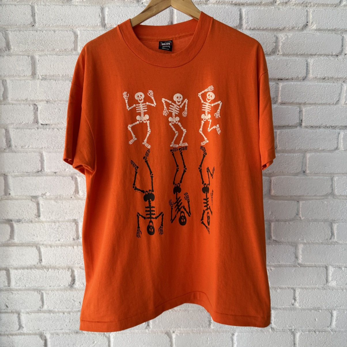 Vintage Vintage Skulls Tee Size US XL / EU 56 / 4 - 1 Thumbnail