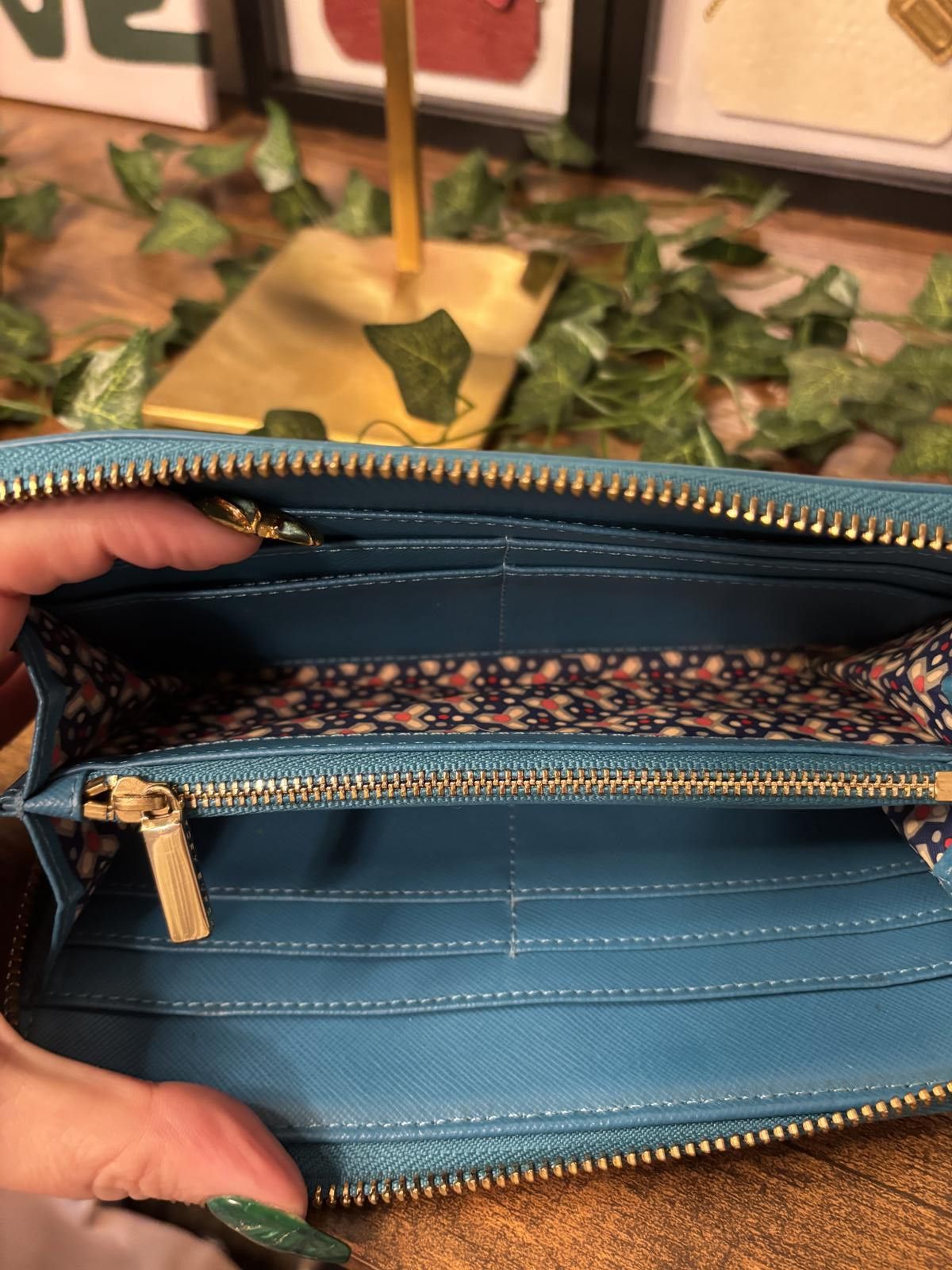 Designer Tory Burch Bright Blue Saffiano Leather Zip Wallet Size ONE SIZE - 7 Thumbnail