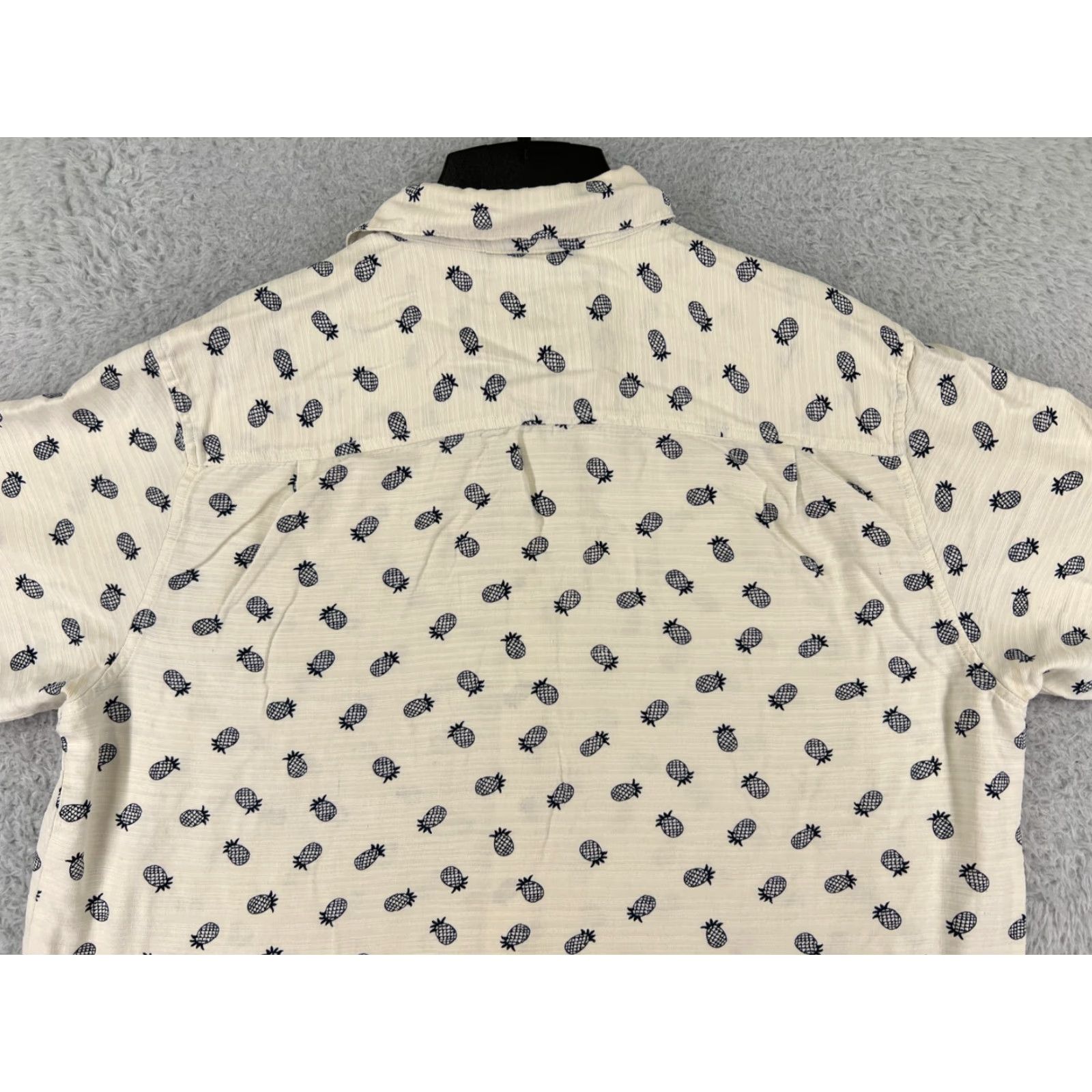 Old Navy VINTAGE Island Republic Shirt Mens XL Ivory Pineapple All Over Print Button Up Size US XL / EU 56 / 4 - 6 Thumbnail