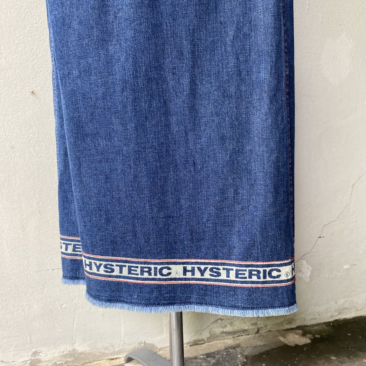 Hysteric Glamour Hysteric Glamour Soft Denim Logo Trim Maxi Skirt Size 26" / US 2 / IT 38 - 19 Thumbnail