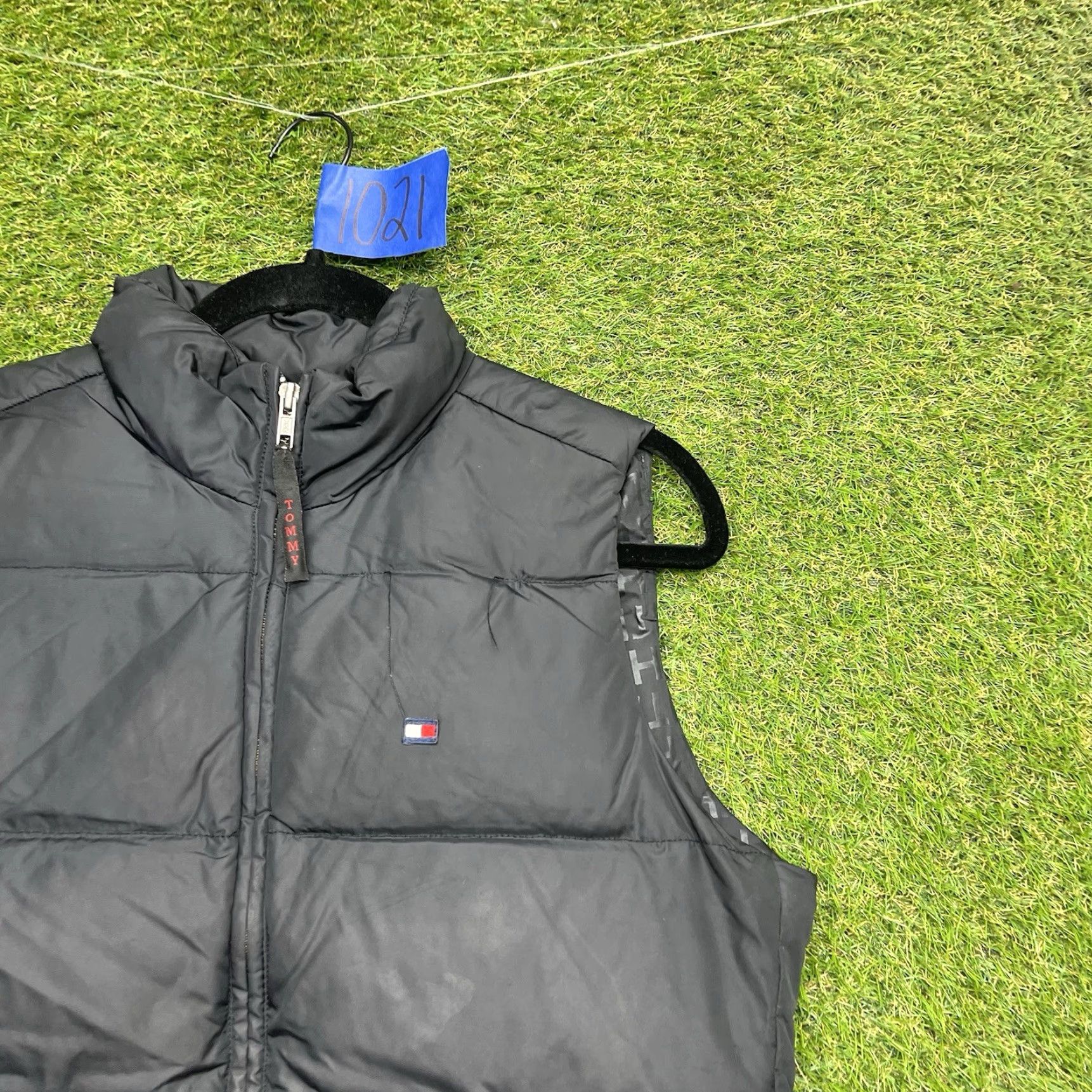 Tommy Hilfiger Tommy Hilfiger Vest Down Mens Medium Puffer Full Zip Black Nylon Lined Stand-Up Collar Casual Hiking Winter Fall Size US M / EU 48-50 / 2 - 2 Thumbnail