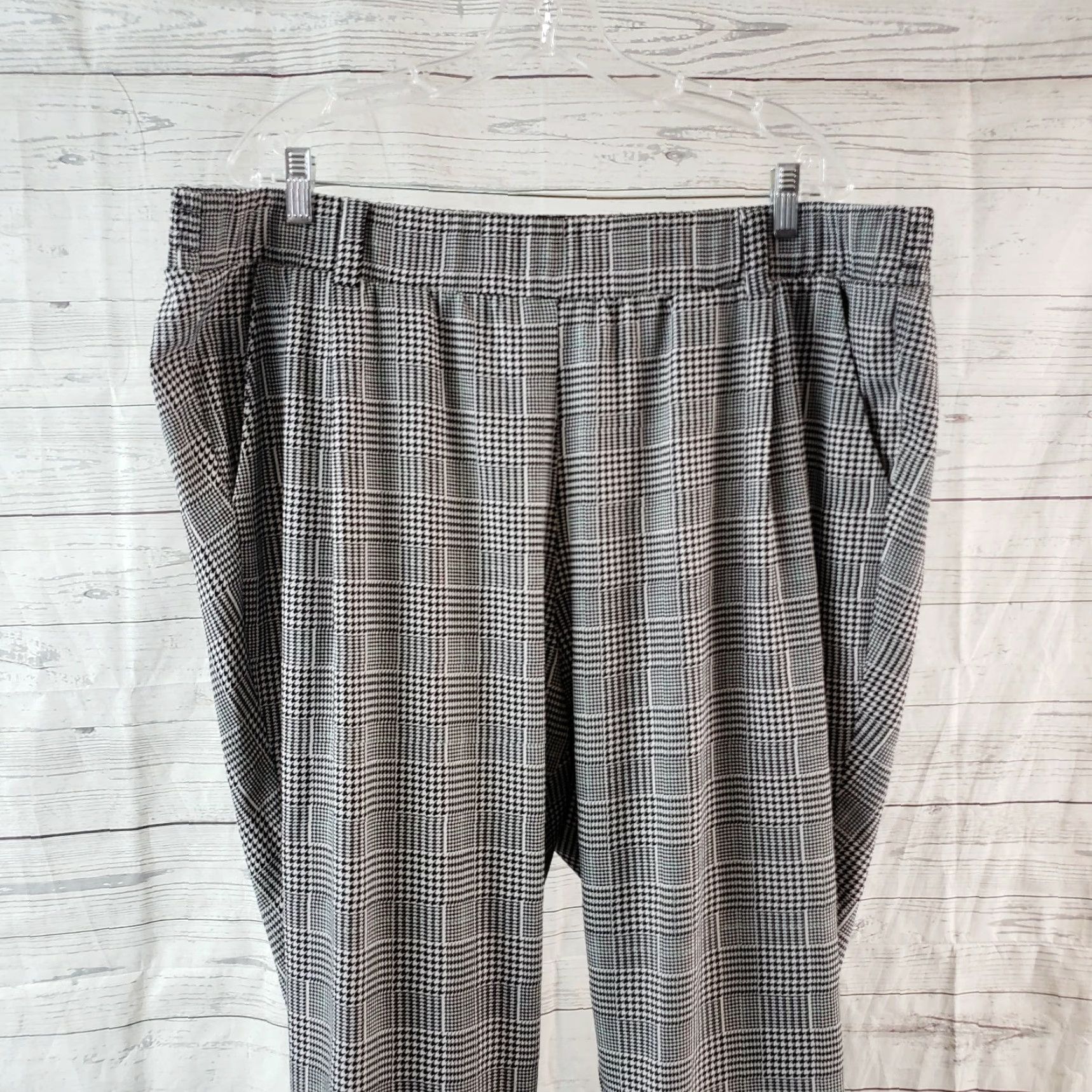 Torrid Torrid Womens Pants 3X Black Green Houndstooth Pull On Cuffed High Rise Cropped P 20" Waist 26" Inseam Womens Size 40" / US 18 - 2 Thumbnail