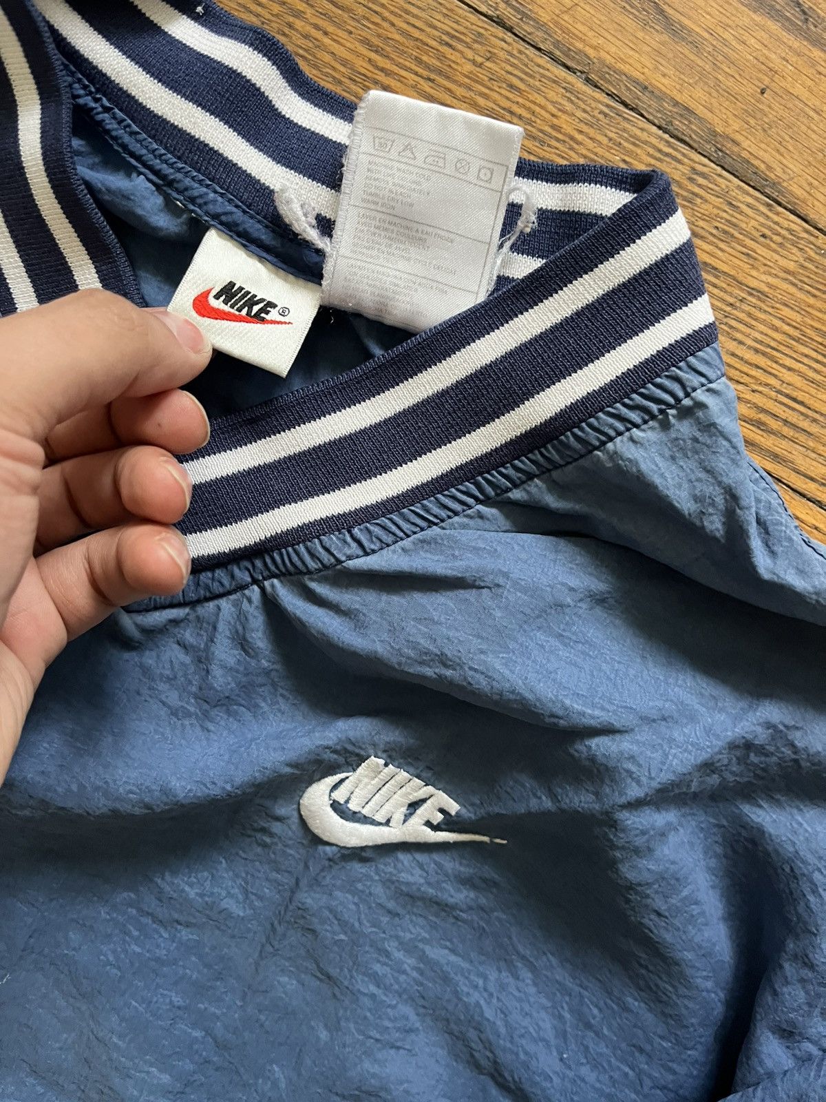 Nike × Vintage Vintage 90’s Nike blue and white jacket faded windbreaker M Size US M / EU 48-50 / 2 - 3 Thumbnail