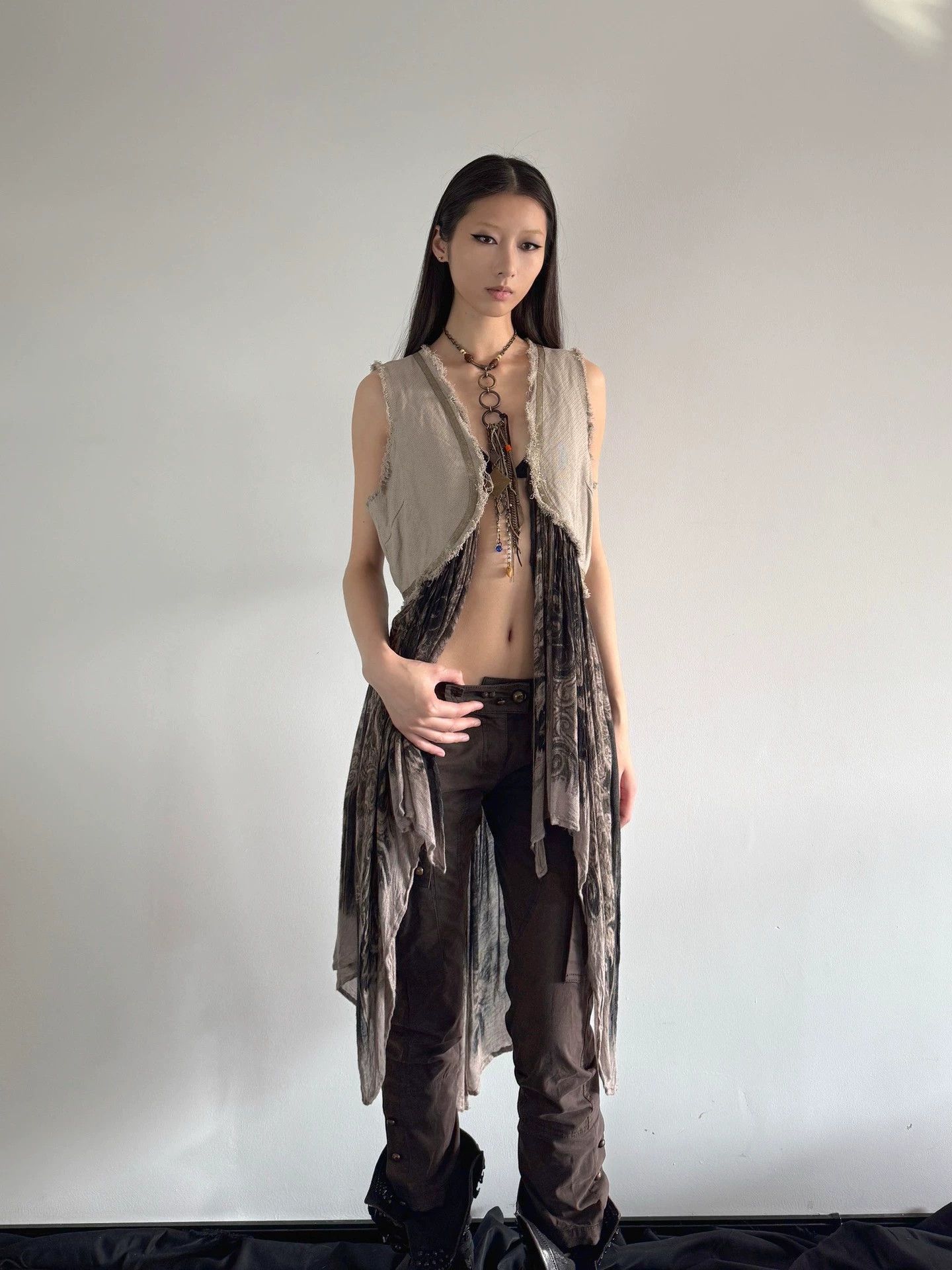 Share Spirit Homme Share Spirit Irregular Sleeveless Tulle-Linen Tassel Printed Cardi Size XS / US 0-2 / IT 36-38 - 2 Thumbnail