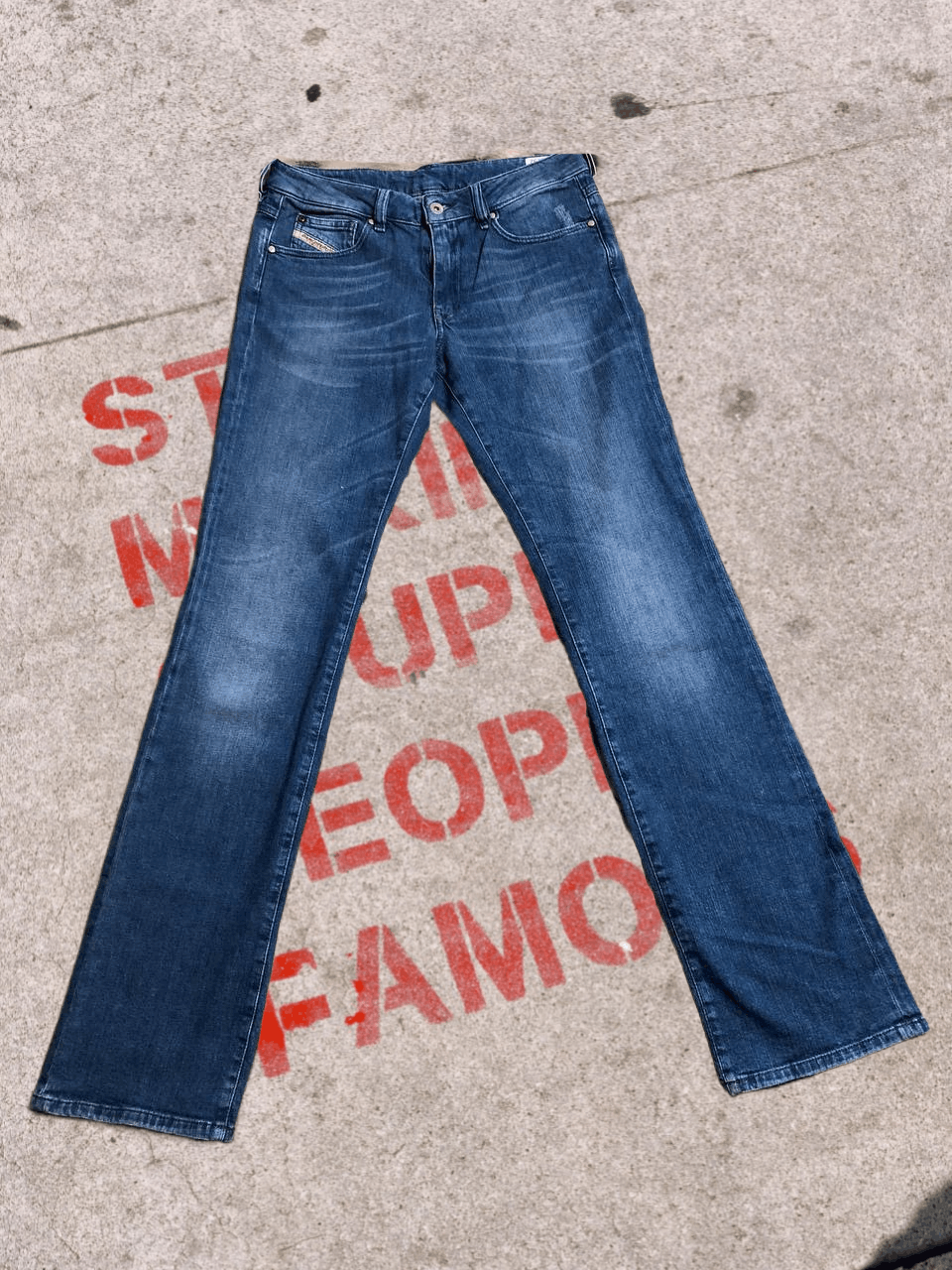 Diesel DIESEL RONHARY Men’s Vintage Wash Jeans Regular Fit W31 L32 Size US 31 - 1 Thumbnail