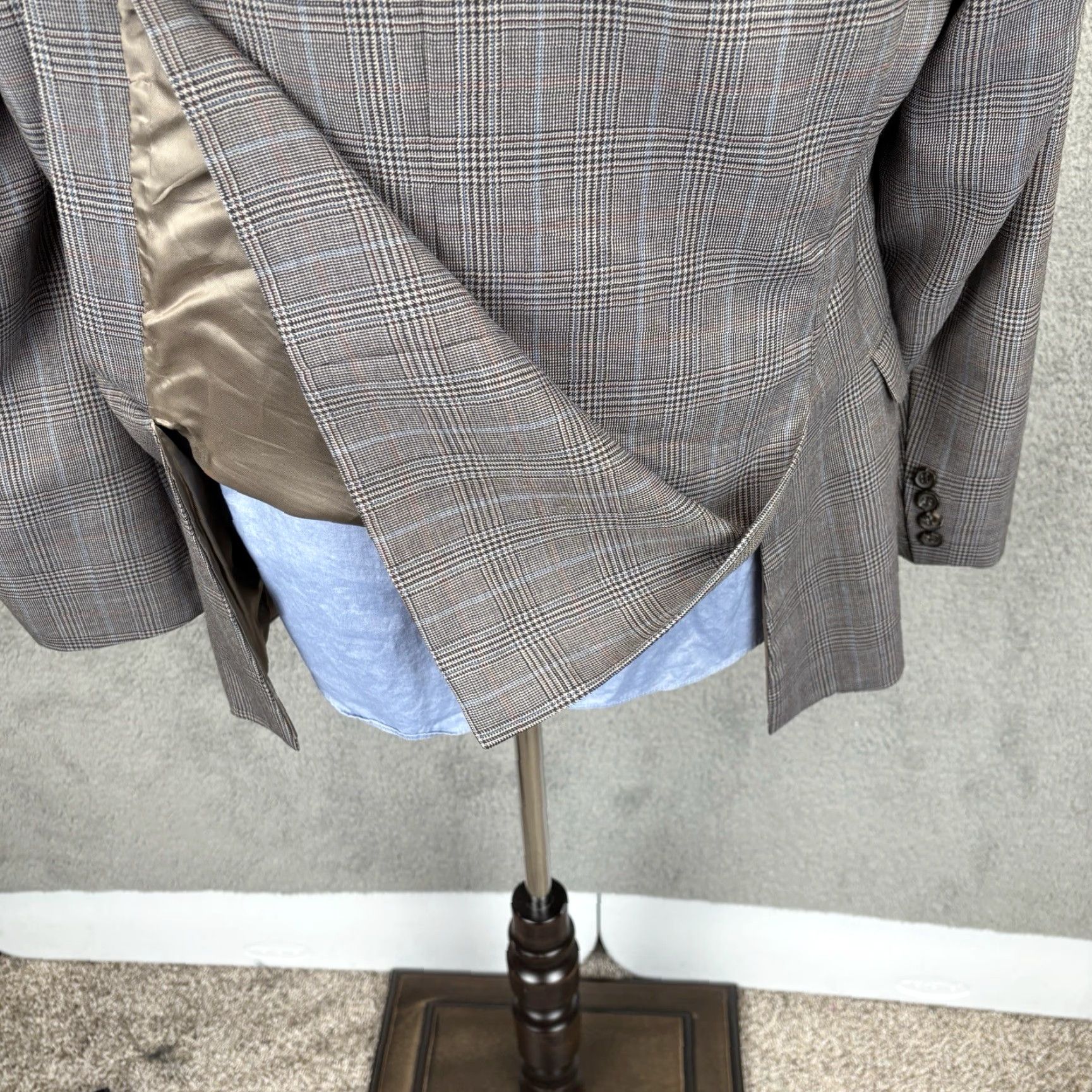 Brooks Brothers Brooks Brothers Blazer Mens 44L Gray Windowpane Fitzgerald Sport Coat Jacket Geometric Wool 2 Piece Notch Lapel Long Double-Vented White/Gray? Size 44R - 7 Thumbnail