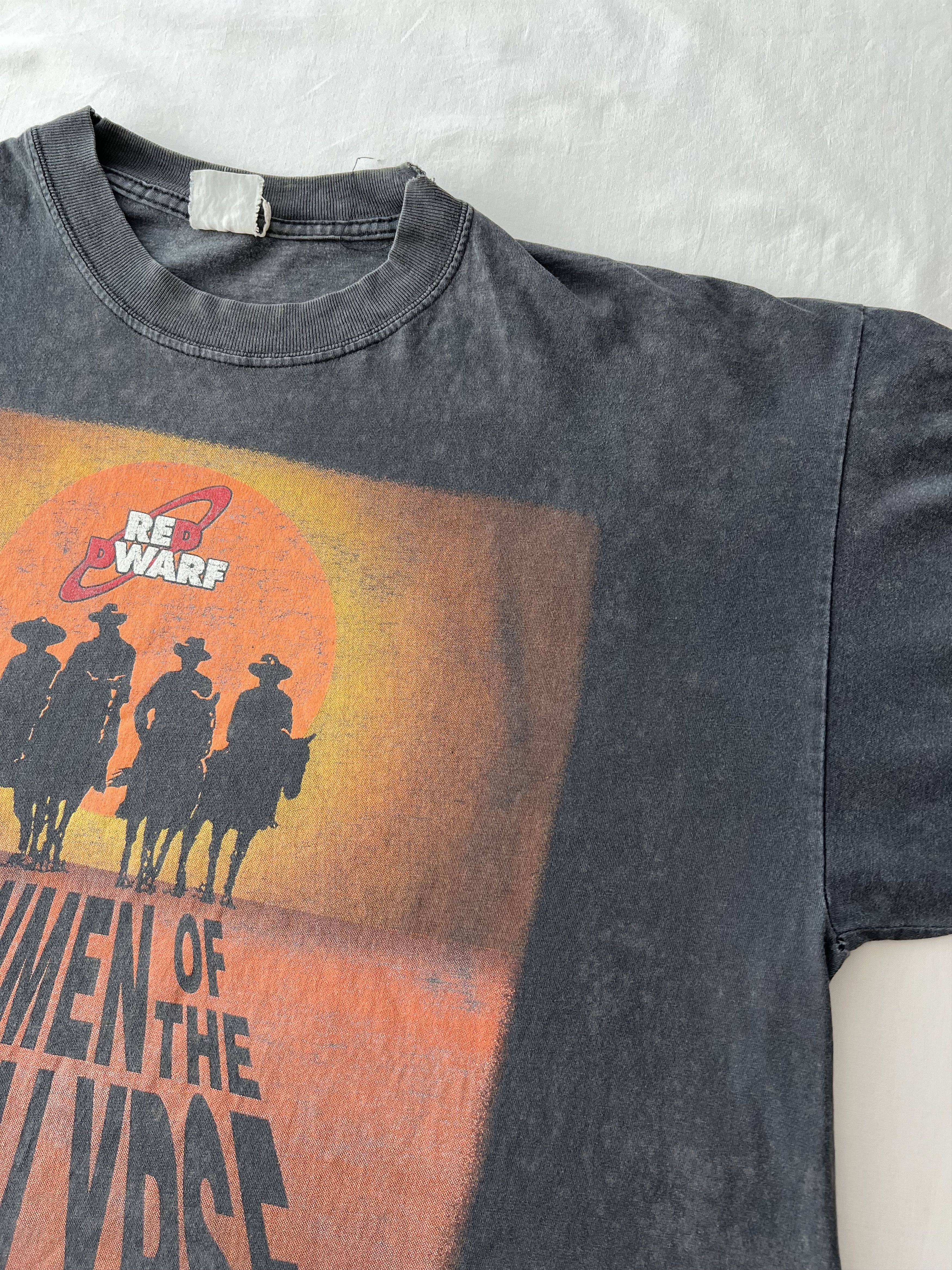 Vintage Vintage 90s Red Dwarf BBC Movie Black T-shirt Size US L / EU 52-54 / 3 - 8 Thumbnail