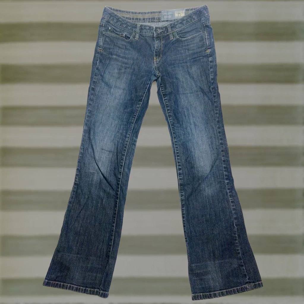 Converse Converse Jeans Women Regular Type Jeans 8 32x31 Denim Bootcut 5-Pocket Zipper Button Logo Blue Denim Stars Stretch Cotton Spandex Size 30" / US 8 / IT 44 - 1 Thumbnail