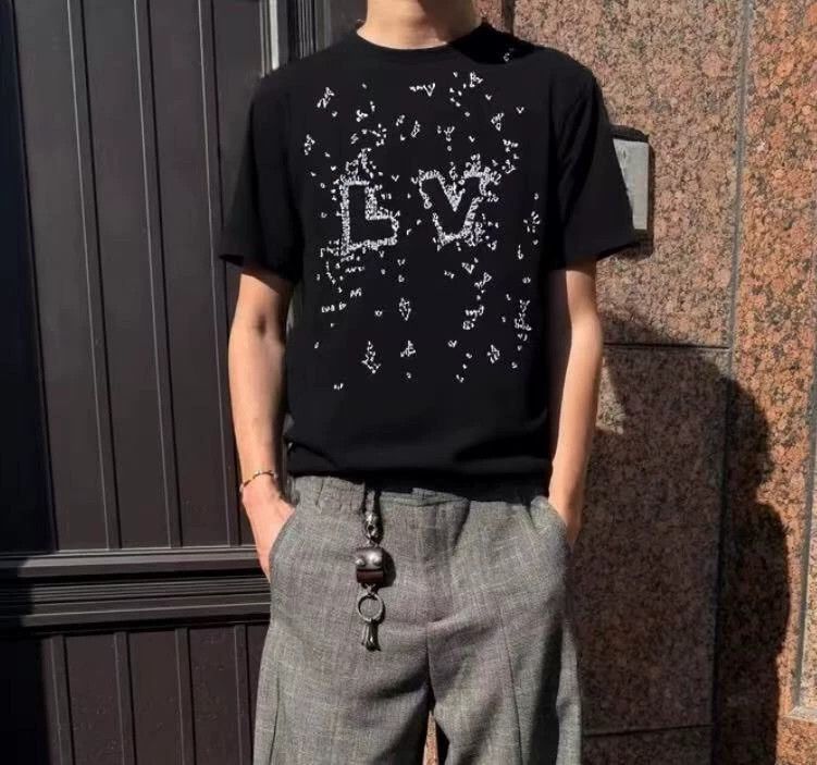 Louis Vuitton Louis Vuitton 22 black logo monogrammed embroidered cotton Size US L / EU 52-54 / 3 - 9 Thumbnail