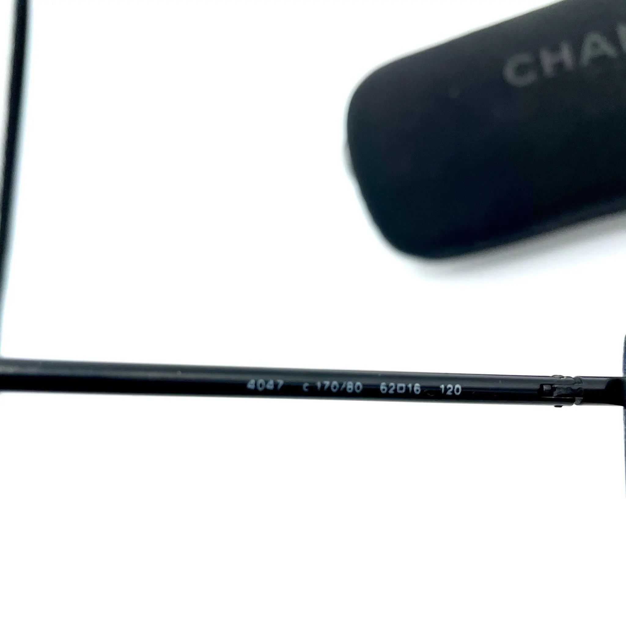 Chanel Vintage Chanel 4047 Rimless Sunglasses Size ONE SIZE - 4 Thumbnail