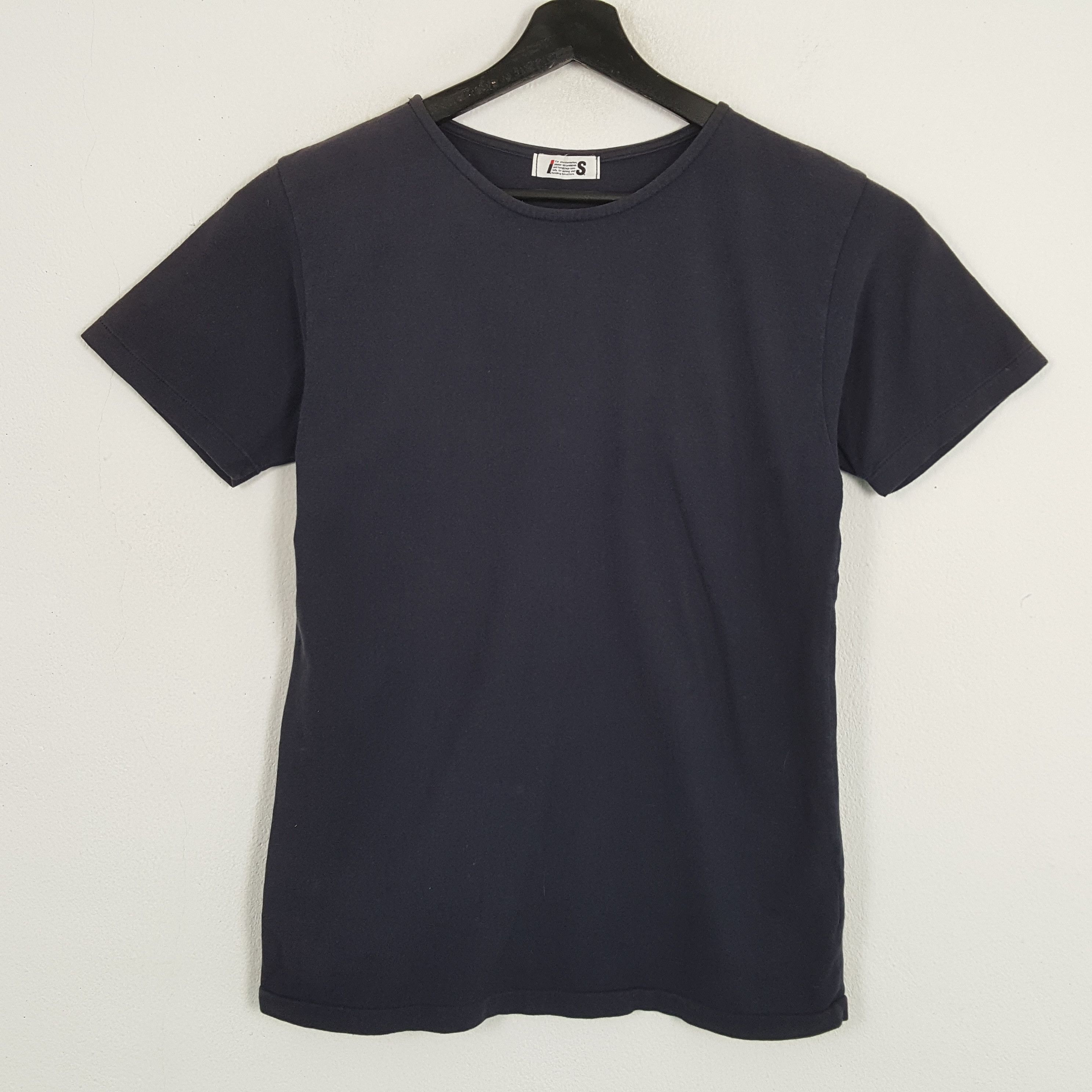 Designer × Issey Miyake × Vintage I.S by ISSEY MIYAKE Tshirt Japanese Designer Plain Design Size US S / EU 44-46 / 1 - 1 Thumbnail