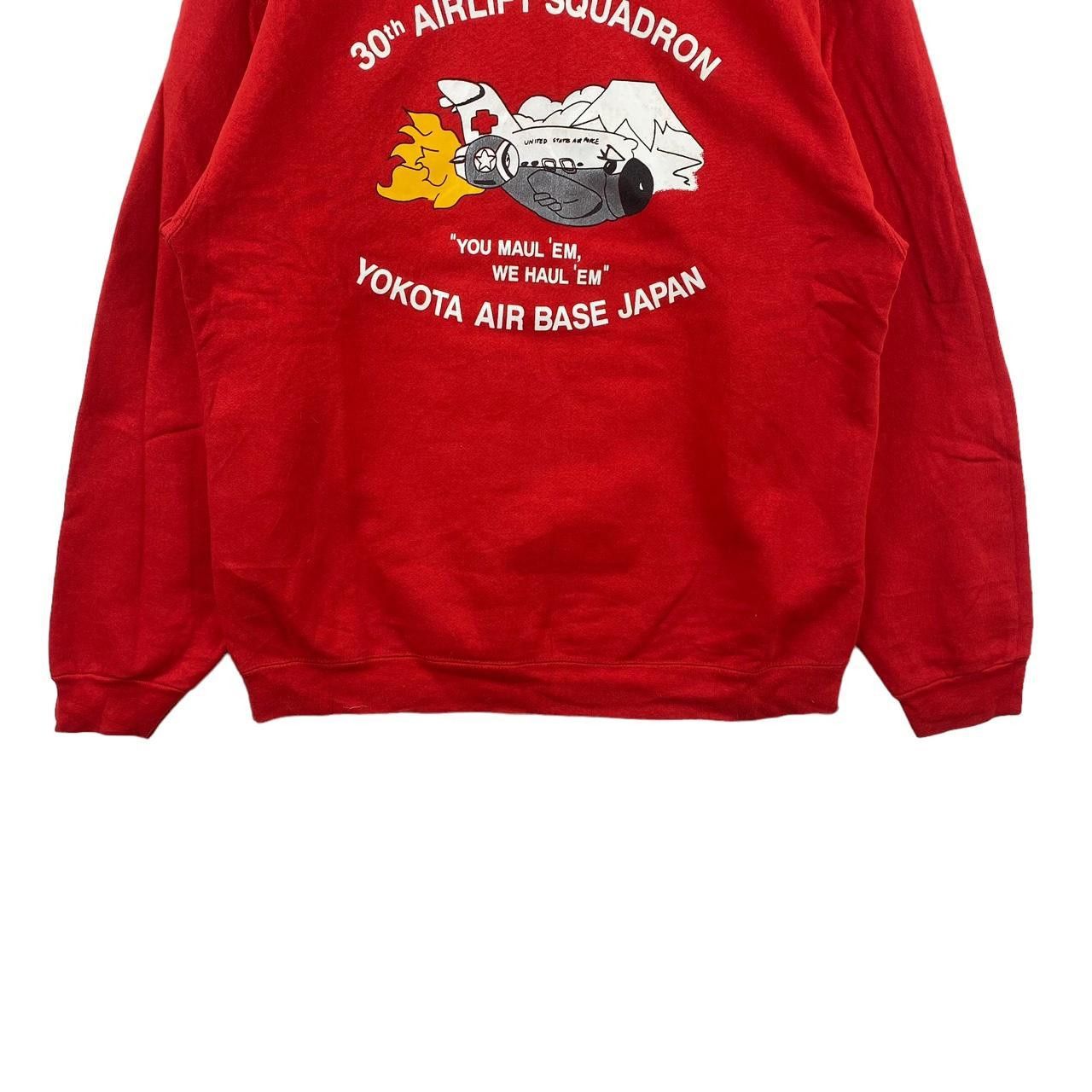 Fruit Of The Loom Vintage AIRLIFT SQUADRON Yokota Air Base Japan Sweatshirt Size US XL / EU 56 / 4 - 4 Thumbnail