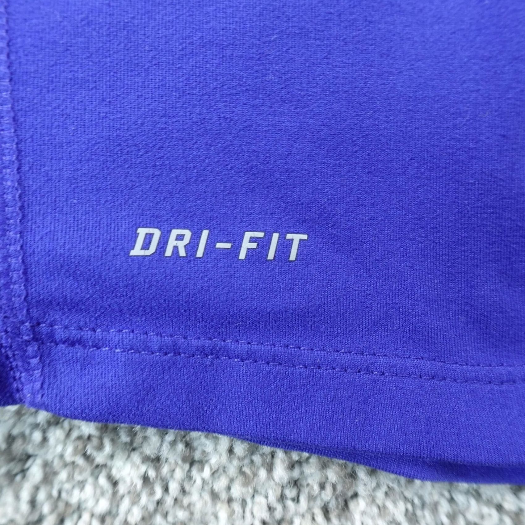 Nike Nike Dri-FIT Pullover Mens L Blue Long Sleeve Running Gym 1/4 Zip Athletic Activewear Size US L / EU 52-54 / 3 - 5 Thumbnail