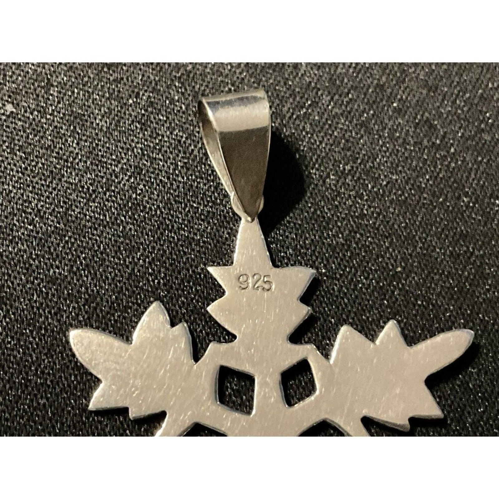 Other 925 Sterling Silver Snow Flake Pendant Size ONE SIZE - 4 Thumbnail