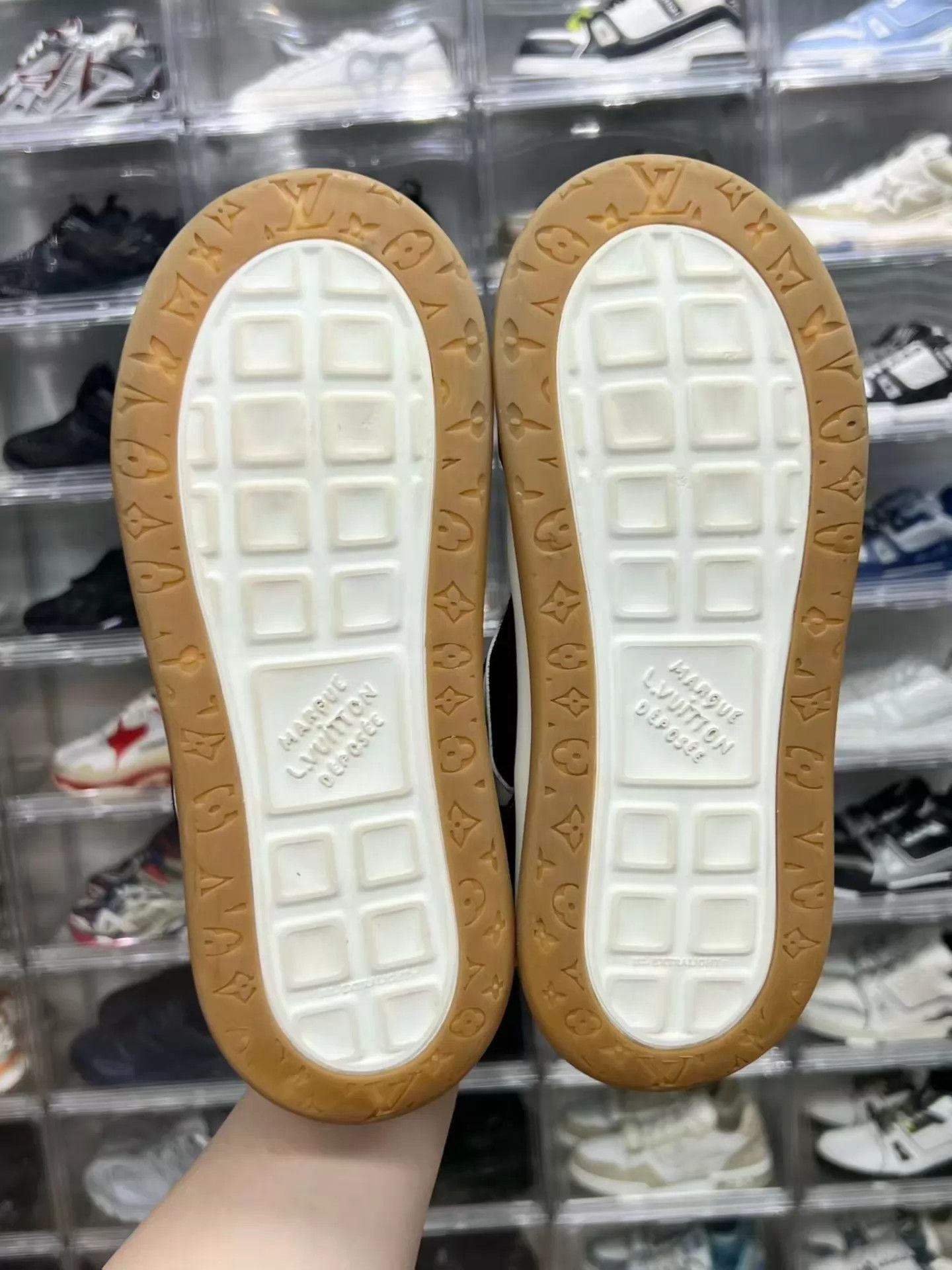 Louis Vuitton LV Tilted Biscuit Suede Sneakers Black UK7.5 Mint Size US 8.5 / EU 41-42 - 8 Thumbnail