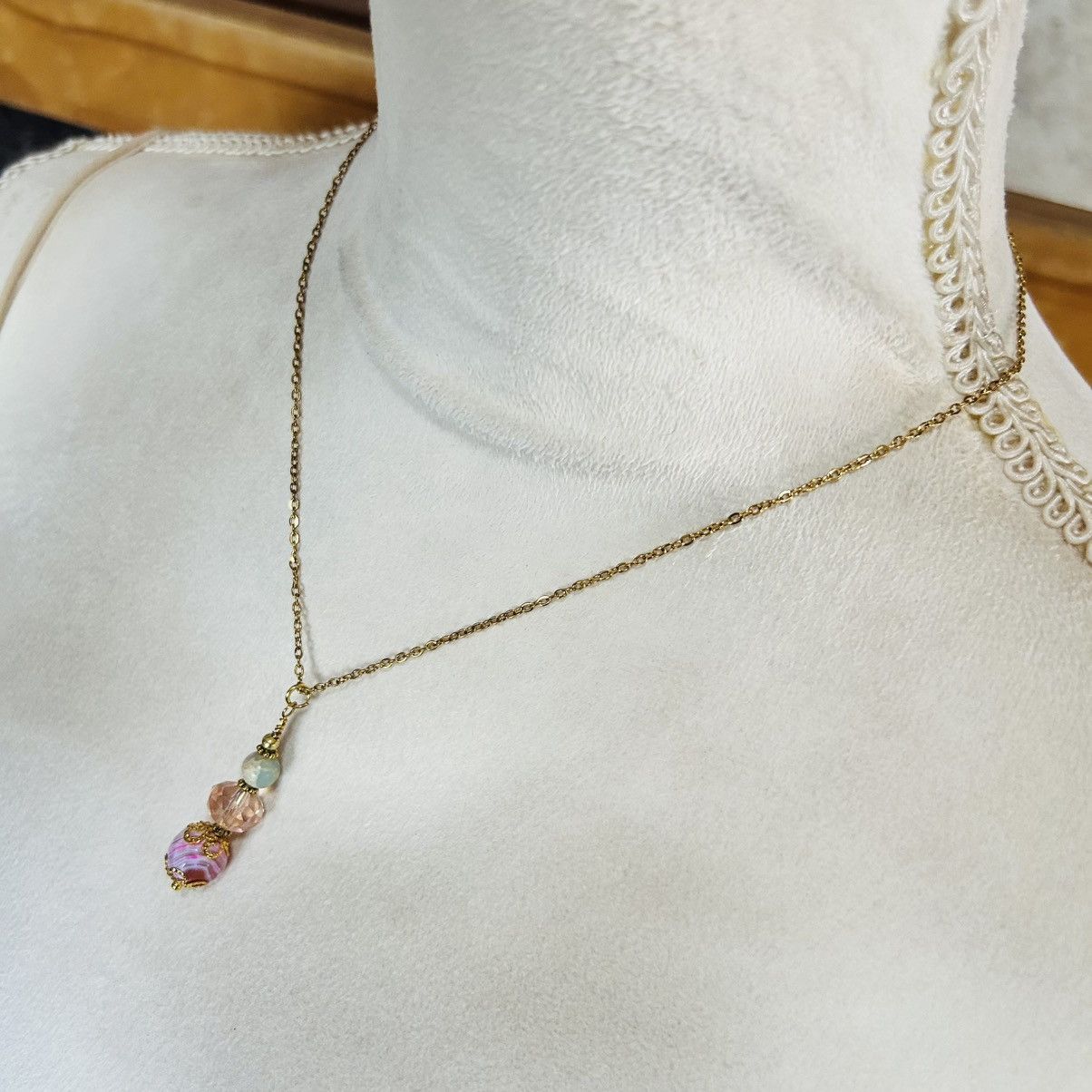 Handmade Handcrafted dyed faceted agate crystal pendant necklace Size ONE SIZE - 3 Thumbnail