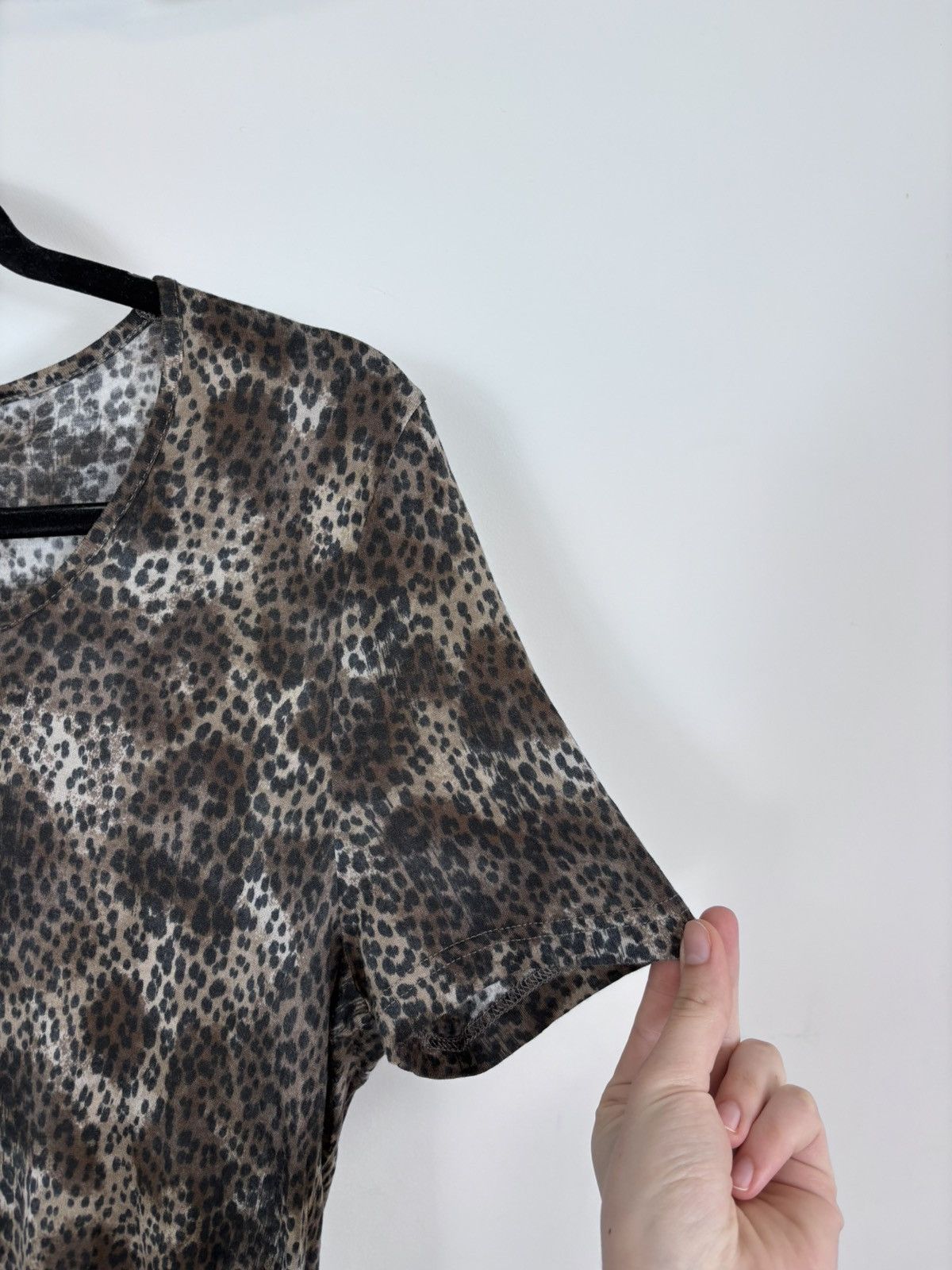 Burberry Burberry Brit Women’s Leopard Print Modal T-Shirt Blouse Top Size L / US 10 / IT 46 - 6 Thumbnail