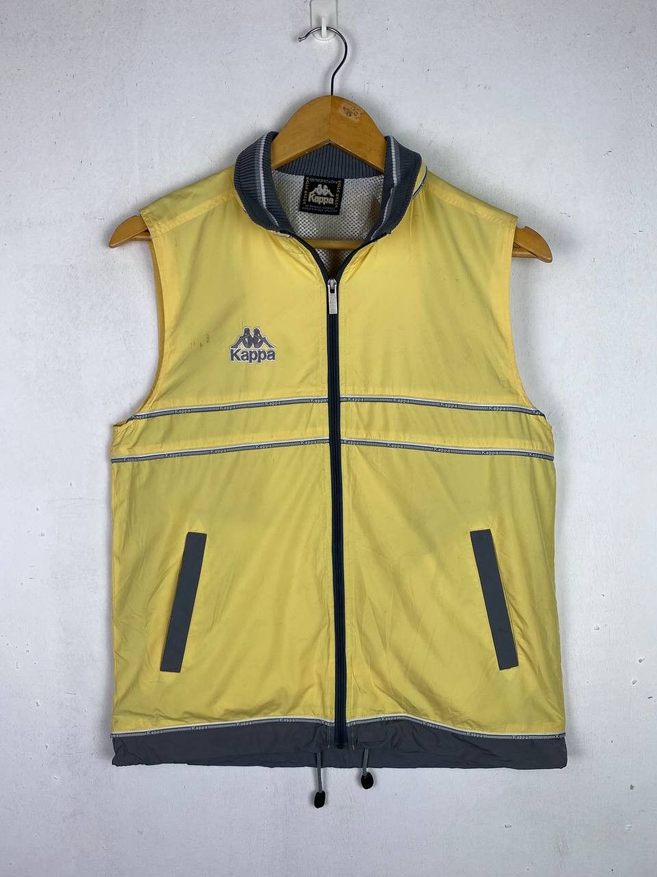 Kappa vintage kappa nylon vest embroided logo nice design Size US S / EU 44-46 / 1 - 1 Thumbnail