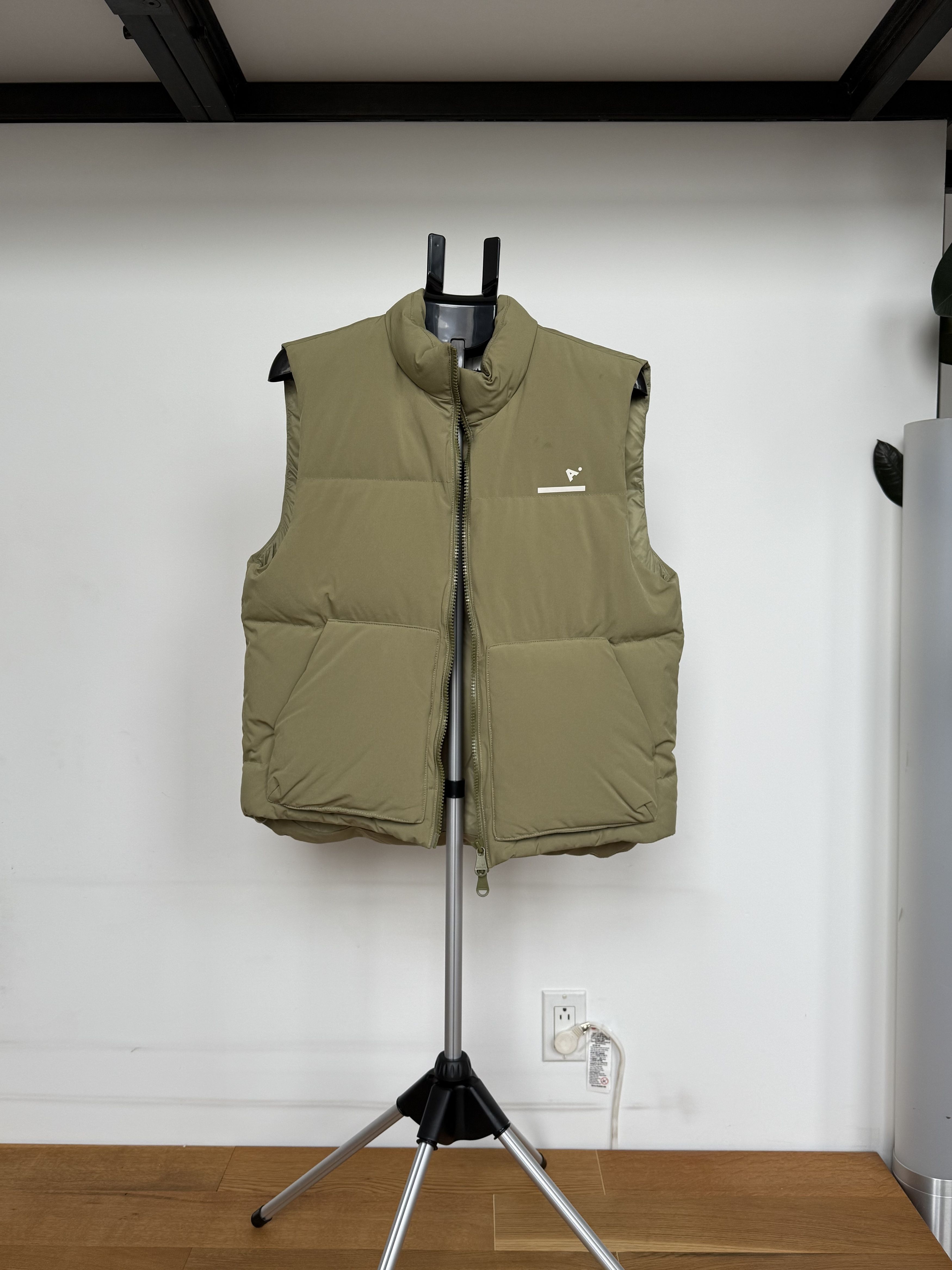 The Arrivals AER Puffer Vest Size US M / EU 48-50 / 2 - 1 Thumbnail
