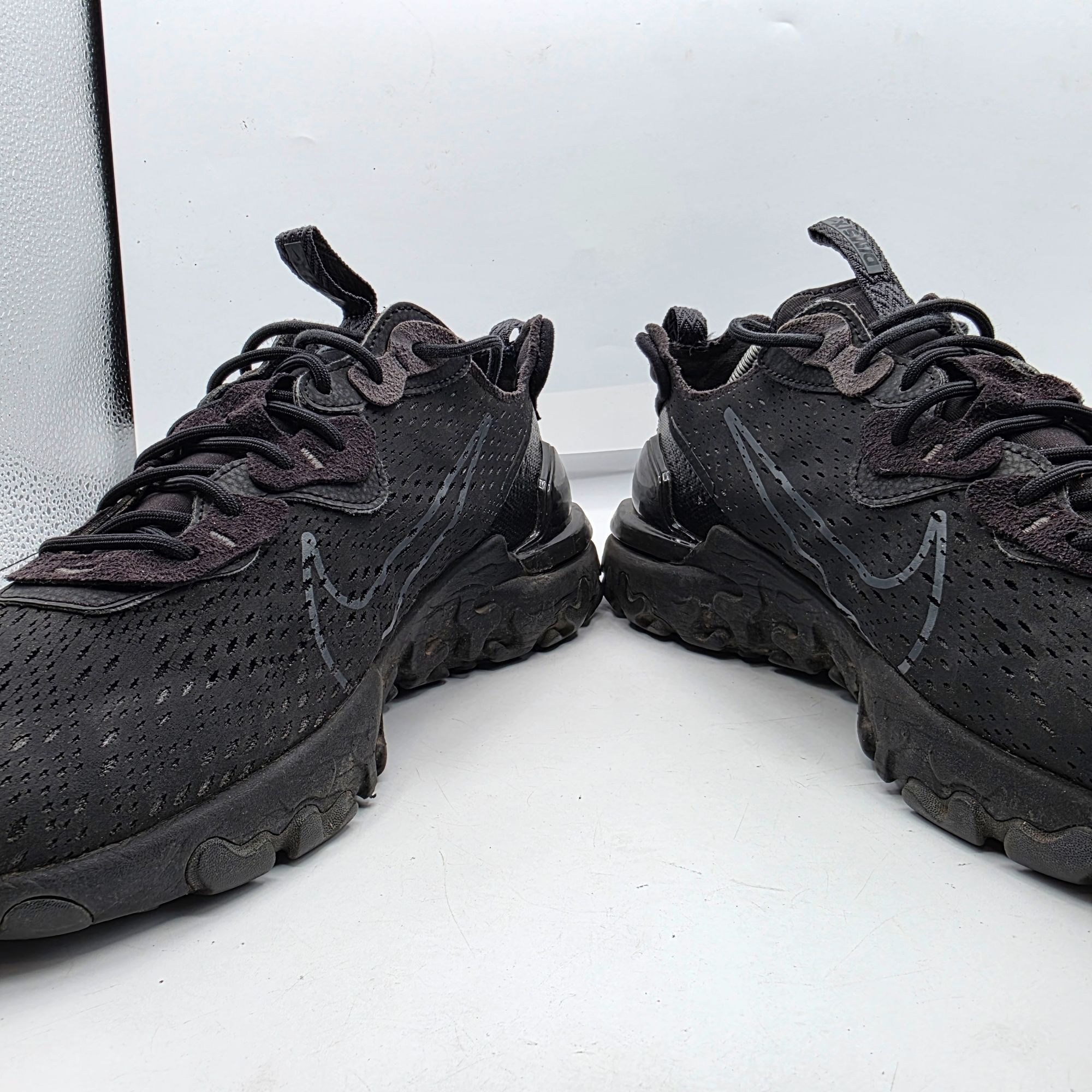 Nike Nike React Vision Mens Size 11 Triple Black Athletic Shoes W Size US 11 / EU 44 - 3 Thumbnail