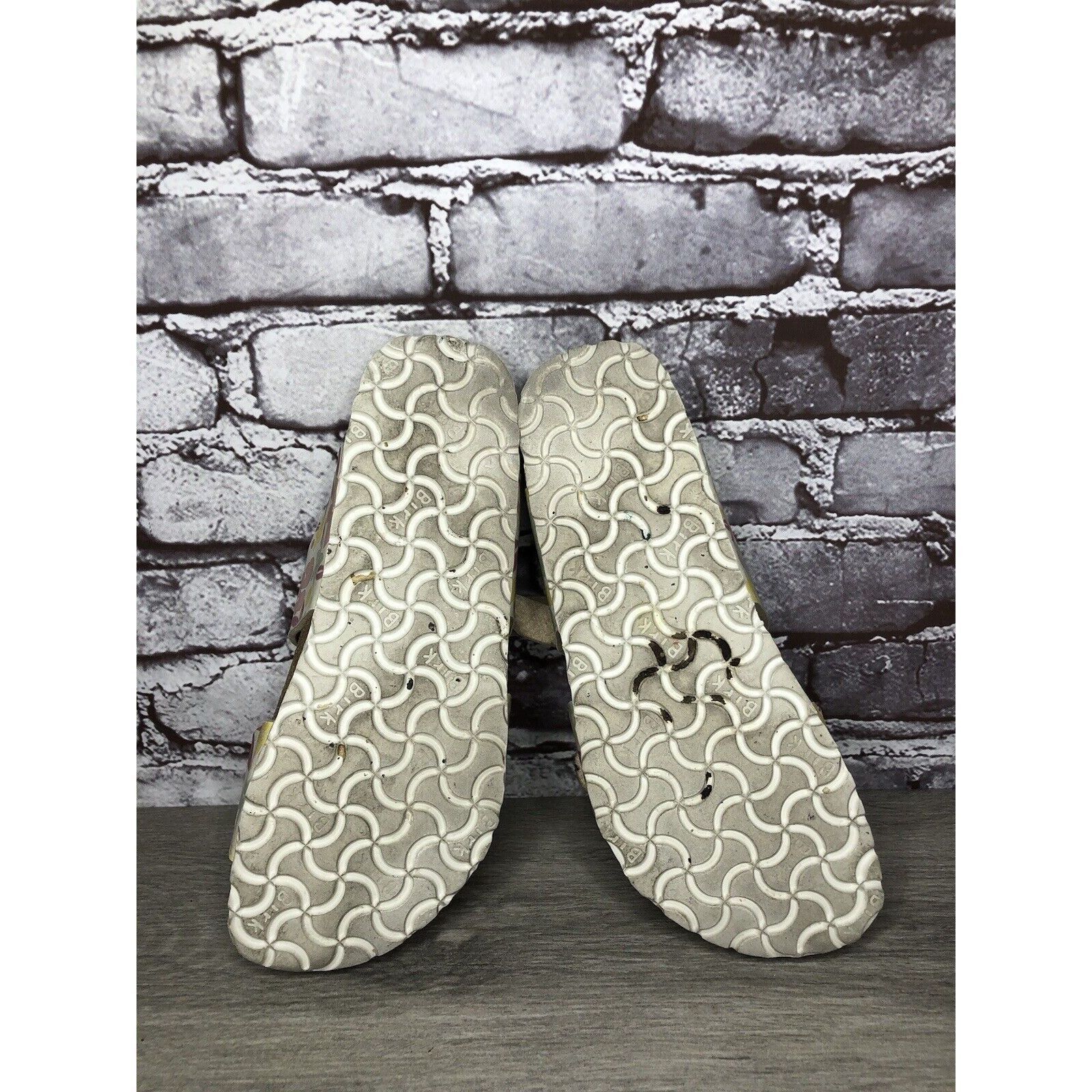 Birkenstock Birki's Birkenstock Pink Leather Floral Slides Sandals Women Size US 6.5 / IT 36.5 - 11 Thumbnail