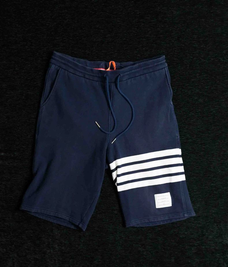 Thom Browne Thom Browne size3 Four stripe shorts Size US 28 / EU 44 - 1 Thumbnail