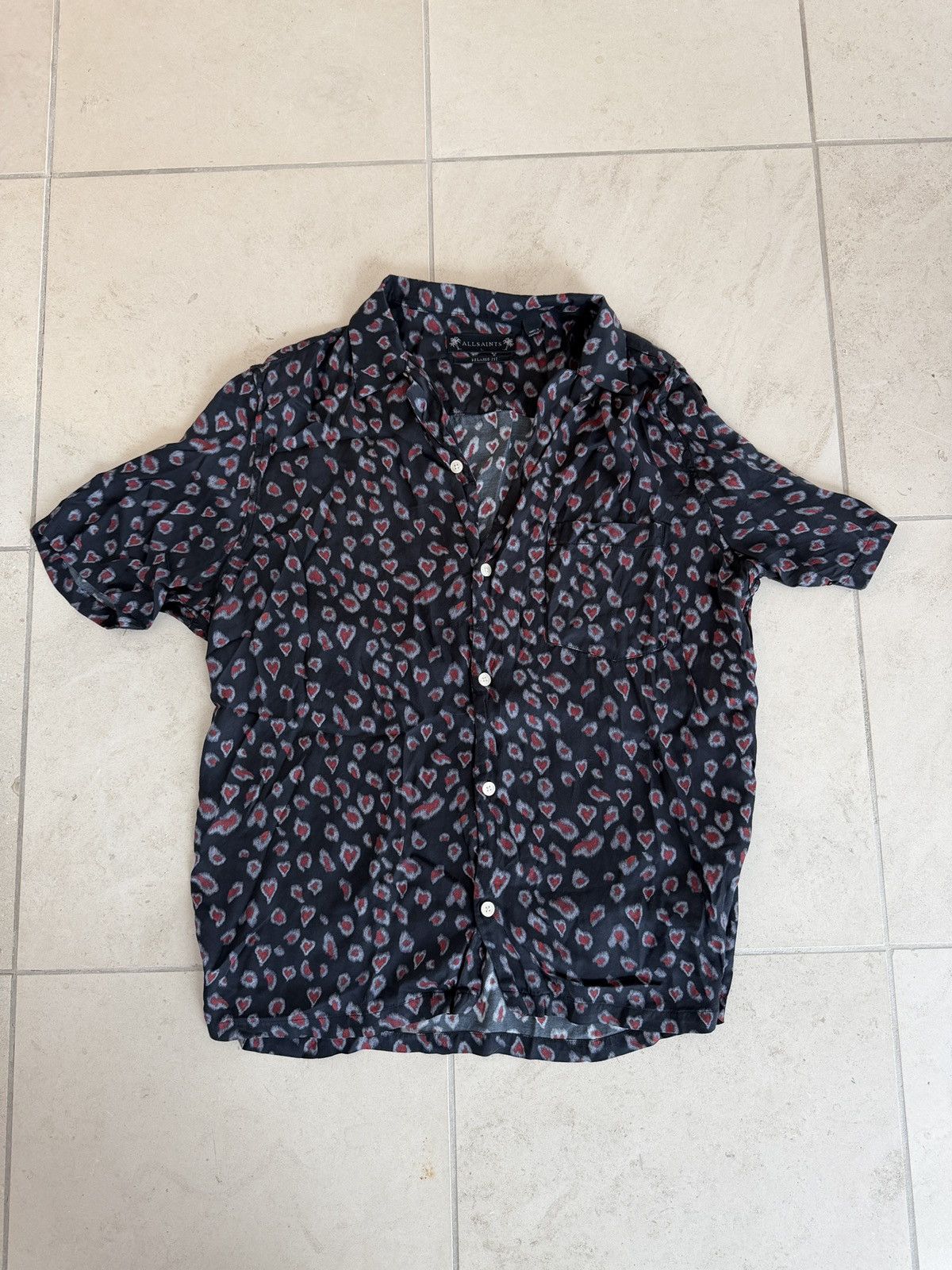 Allsaints AllSaints Heart Print Short Sleeve Button Shirt L Relaxed Size US L / EU 52-54 / 3 - 1 Thumbnail