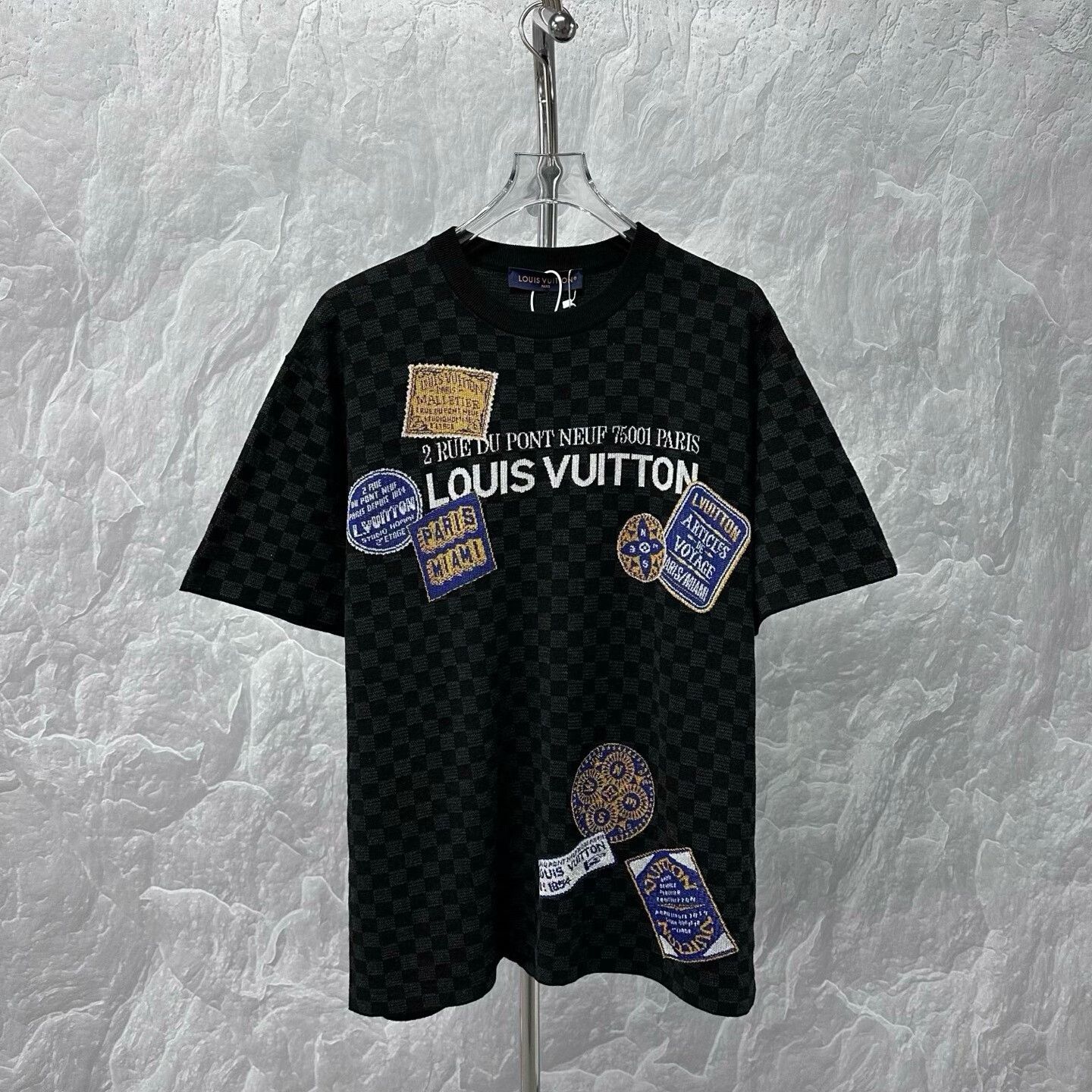 Louis Vuitton louis vuitton checkerboard logo short sleeve tee Size US L / EU 52-54 / 3 - 1 Thumbnail