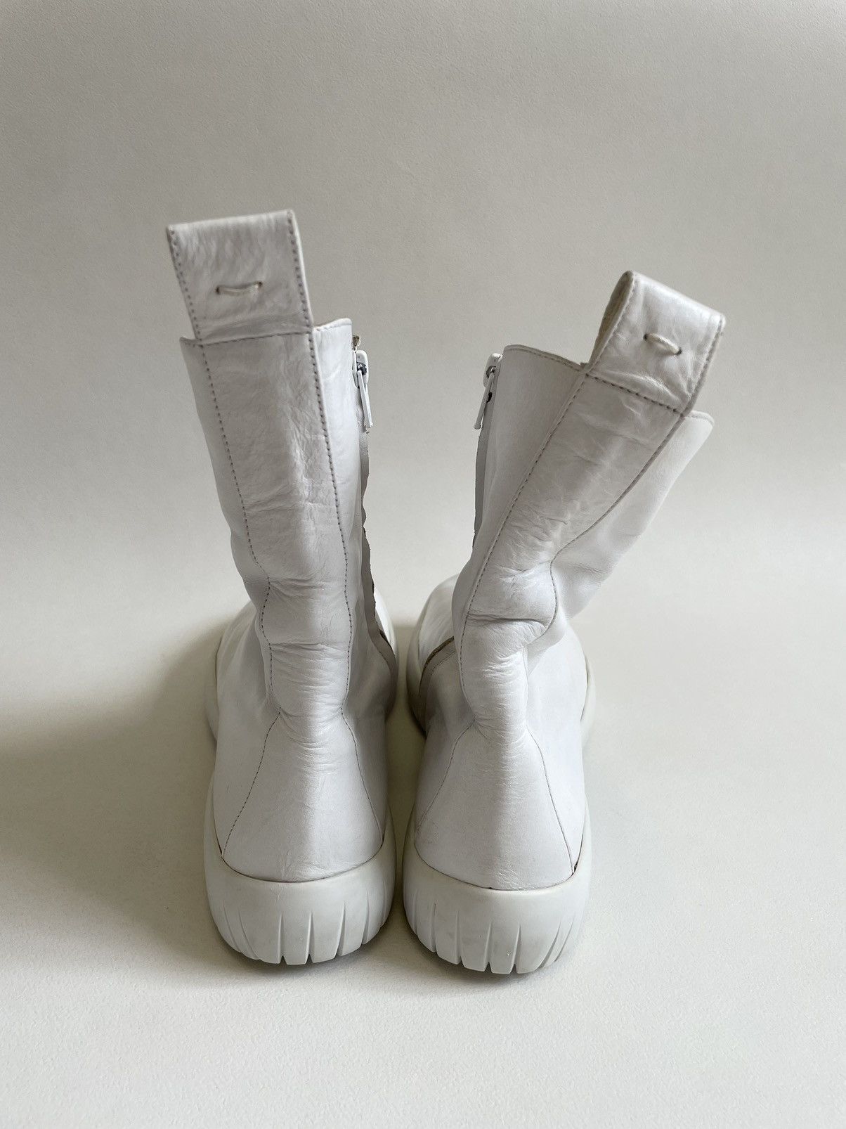 Maison Margiela White Leather Scuba Tabi Boots / Sneakers Size US 7 / IT 37 - 12 Thumbnail