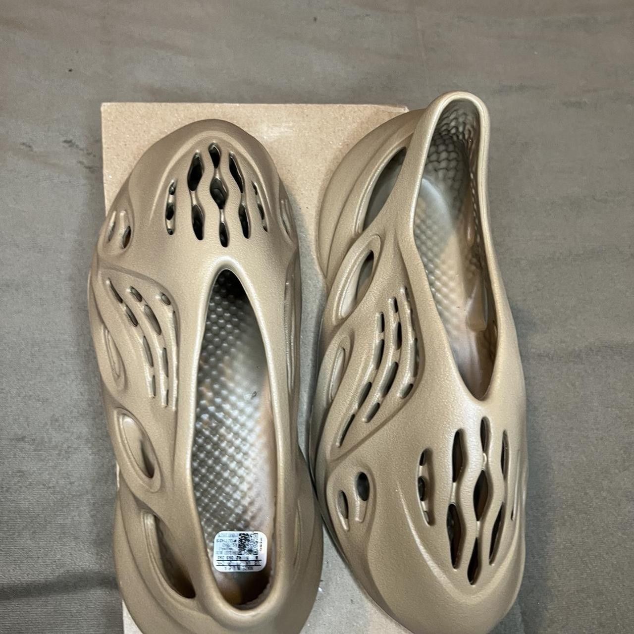 Yeezy Foam RNR Clay Taupe