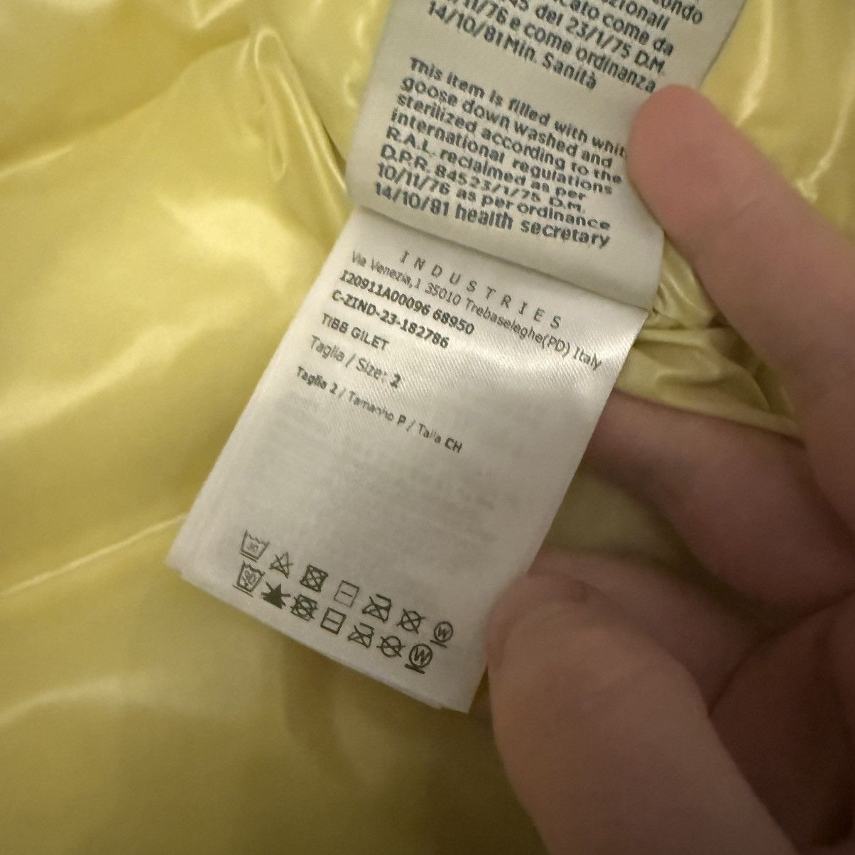 Moncler Moncler TIBB gilet bodywarmer size 2 yellow new gui bormes Size US M / EU 48-50 / 2 - 13 Thumbnail