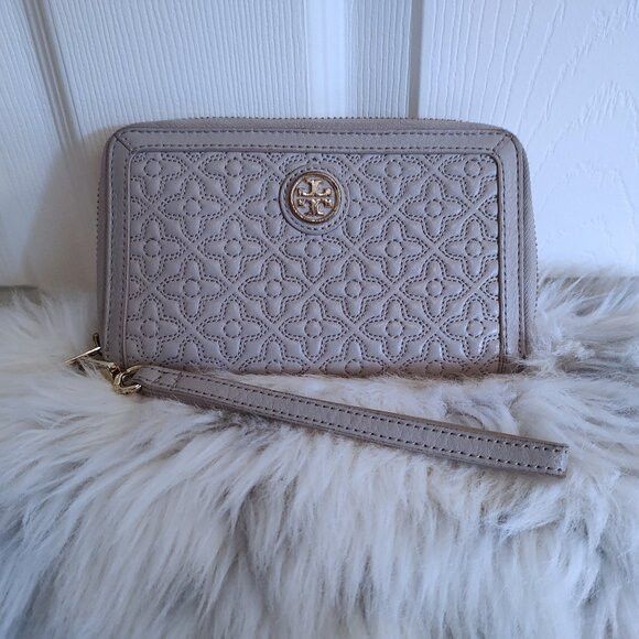 Tory Burch Tory Burch Bryant quilted leather zip wristlet wallet Size ONE SIZE - 1 Thumbnail