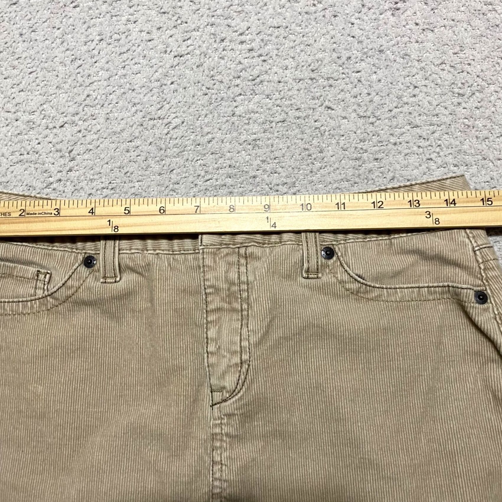 Vintage L.L. Bean Skirt Beige Corduroy Pockets Petites 4P Womens Straight Pencil Casual Business Travel 1265 Size 27" / US 4 / IT 40 - 6 Thumbnail