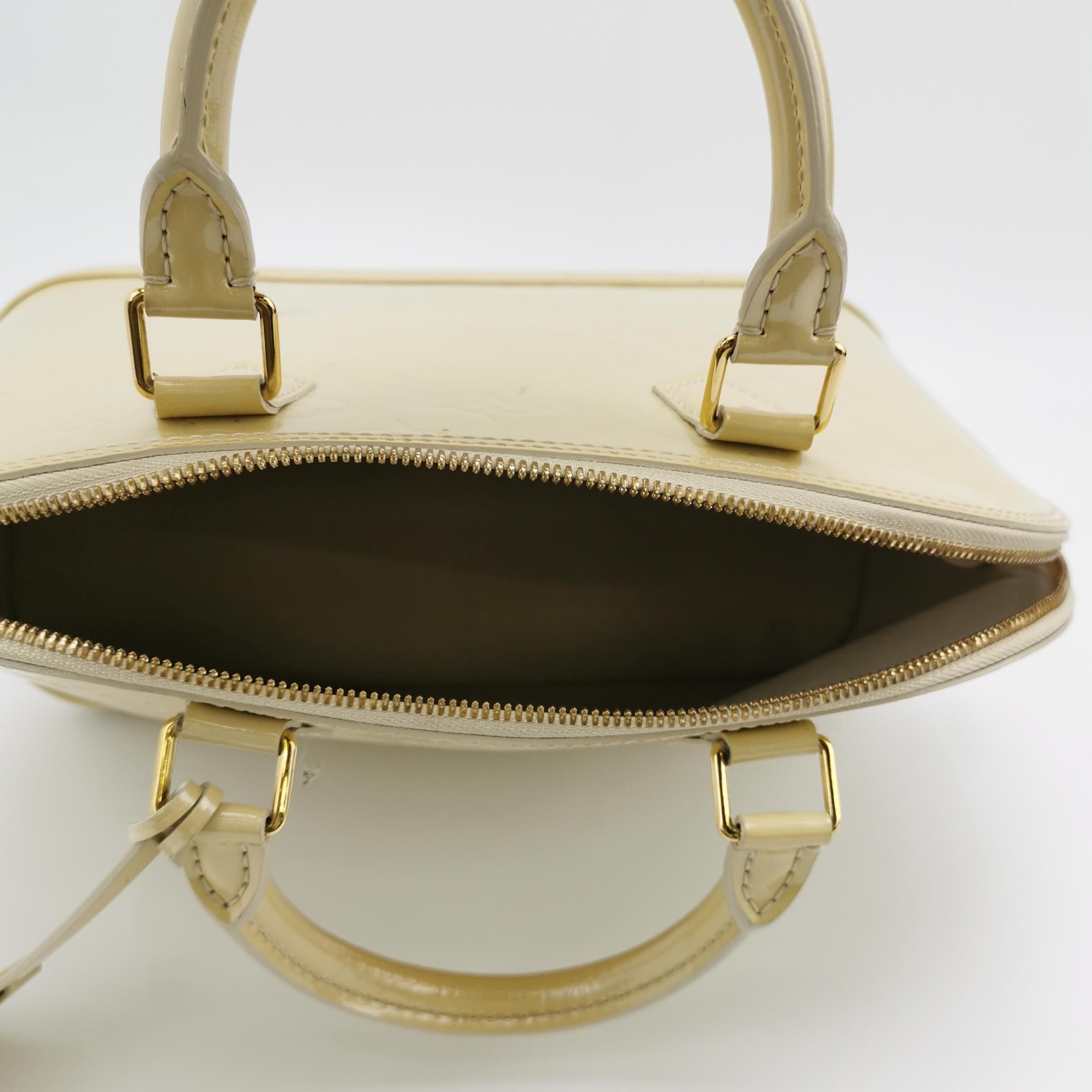 Louis Vuitton Louis Vuitton (LV) Alma Small Patent Leather Embossed Shell Size ONE SIZE - 2 Thumbnail