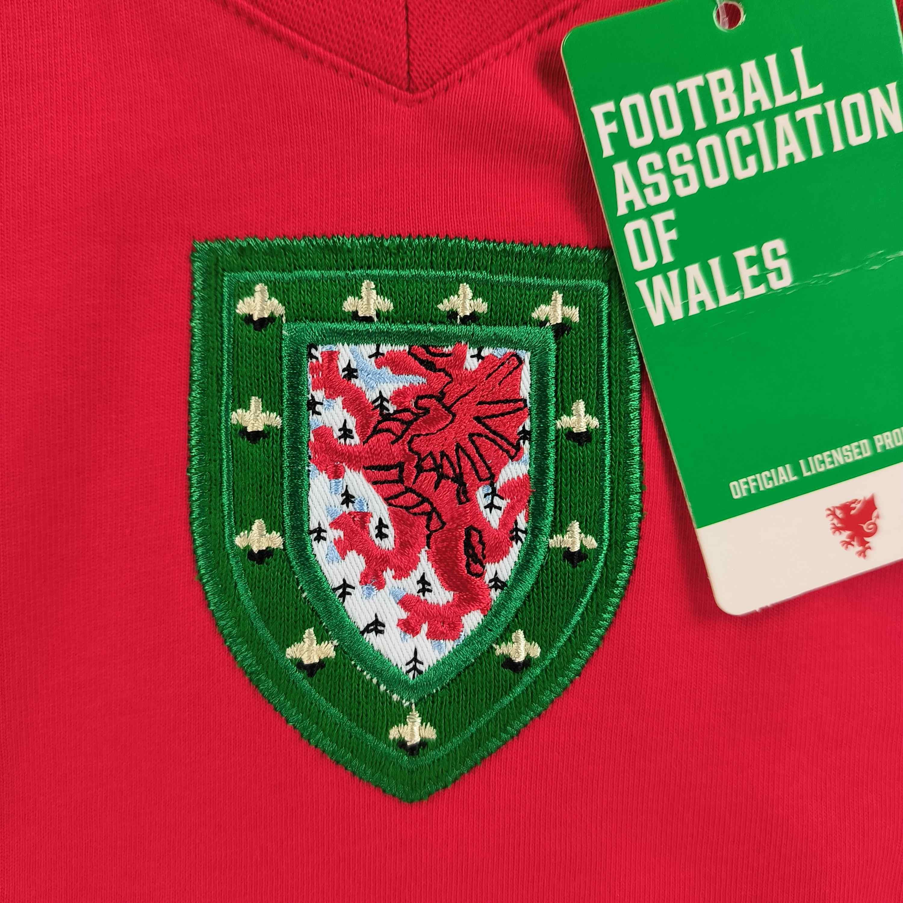 Other NEW Wales 1976 home retro (BNWT) football jersey size XL Size US XL / EU 56 / 4 - 3 Thumbnail