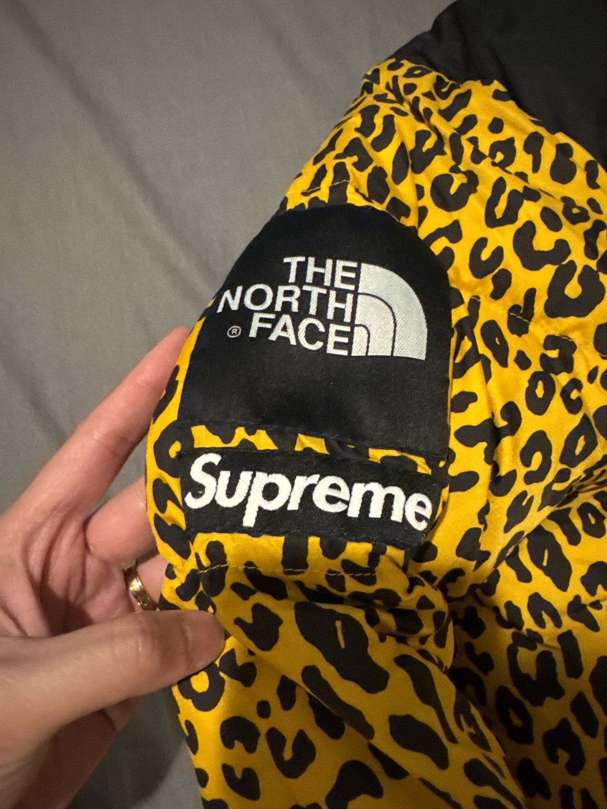 Supreme Supreme x The north face leopard Size US M / EU 48-50 / 2 - 2 Thumbnail