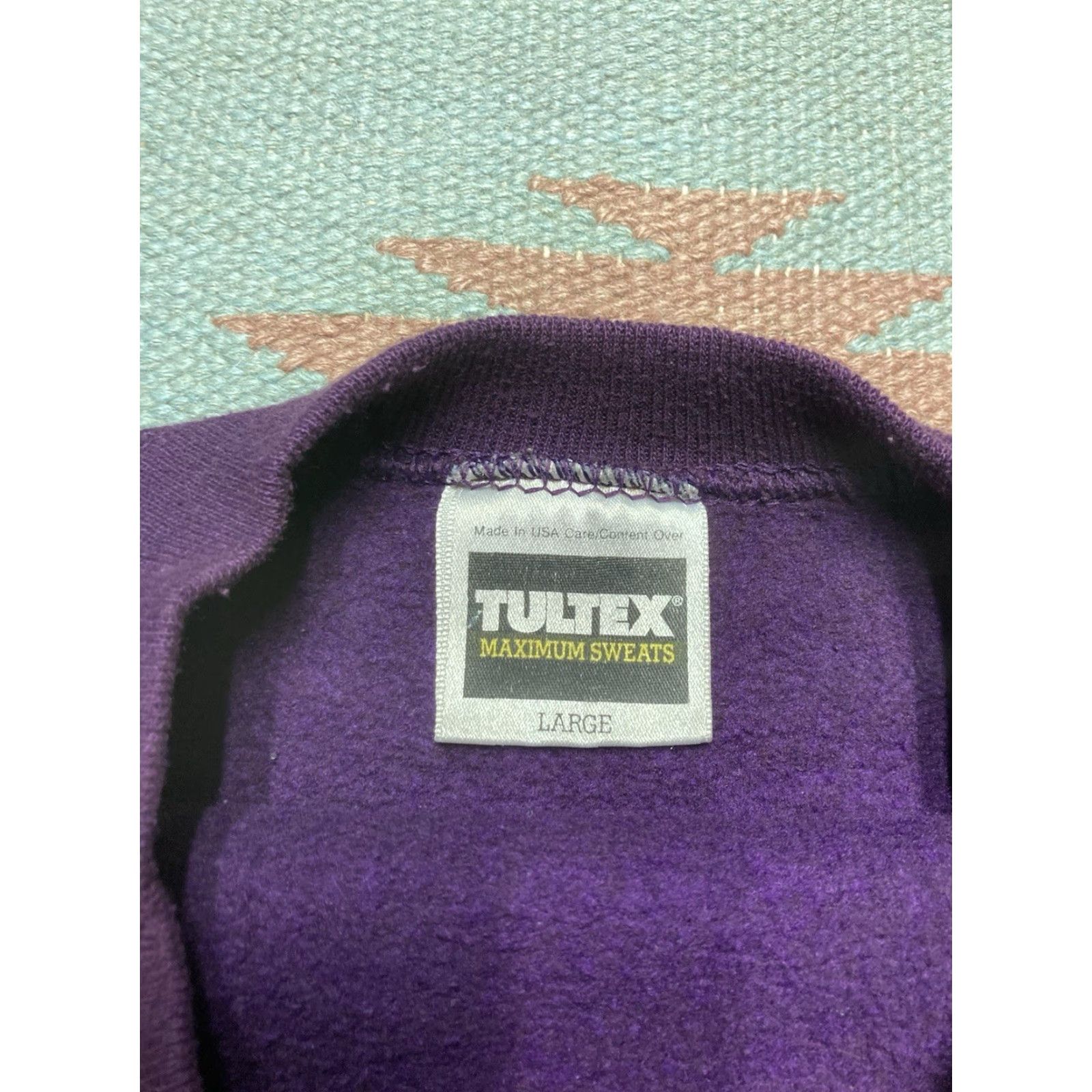 Vintage VINTAGE Florida fish aztec purple USA adult Large crewneck sweatshirt Shirt Mens History? Size US L / EU 52-54 / 3 - 5 Thumbnail