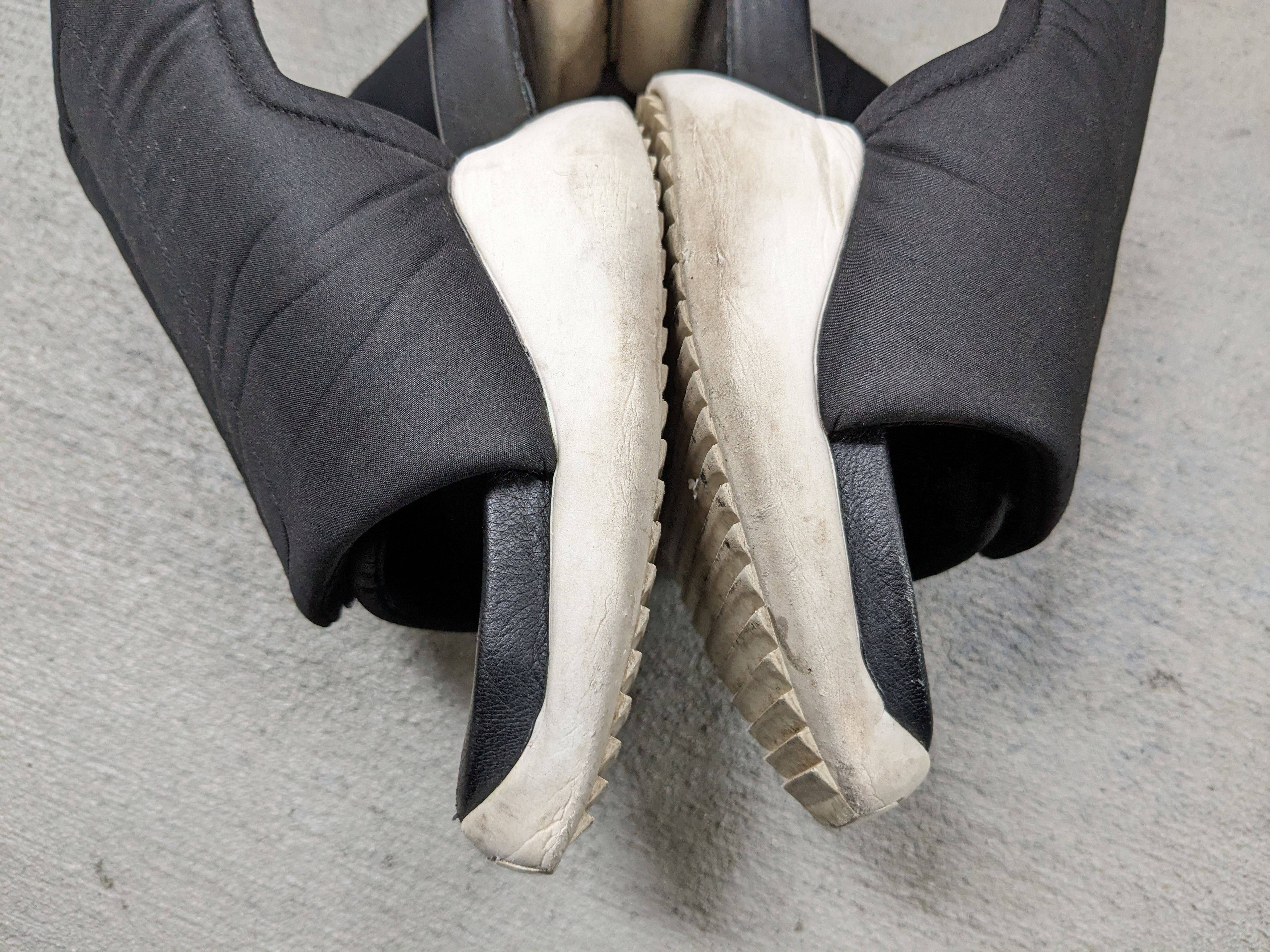 Adidas × Rick Owens Rick Owens x Adidas Clog Sandals 10 Black White AQ2822 Size US 10 / EU 43 - 9 Thumbnail