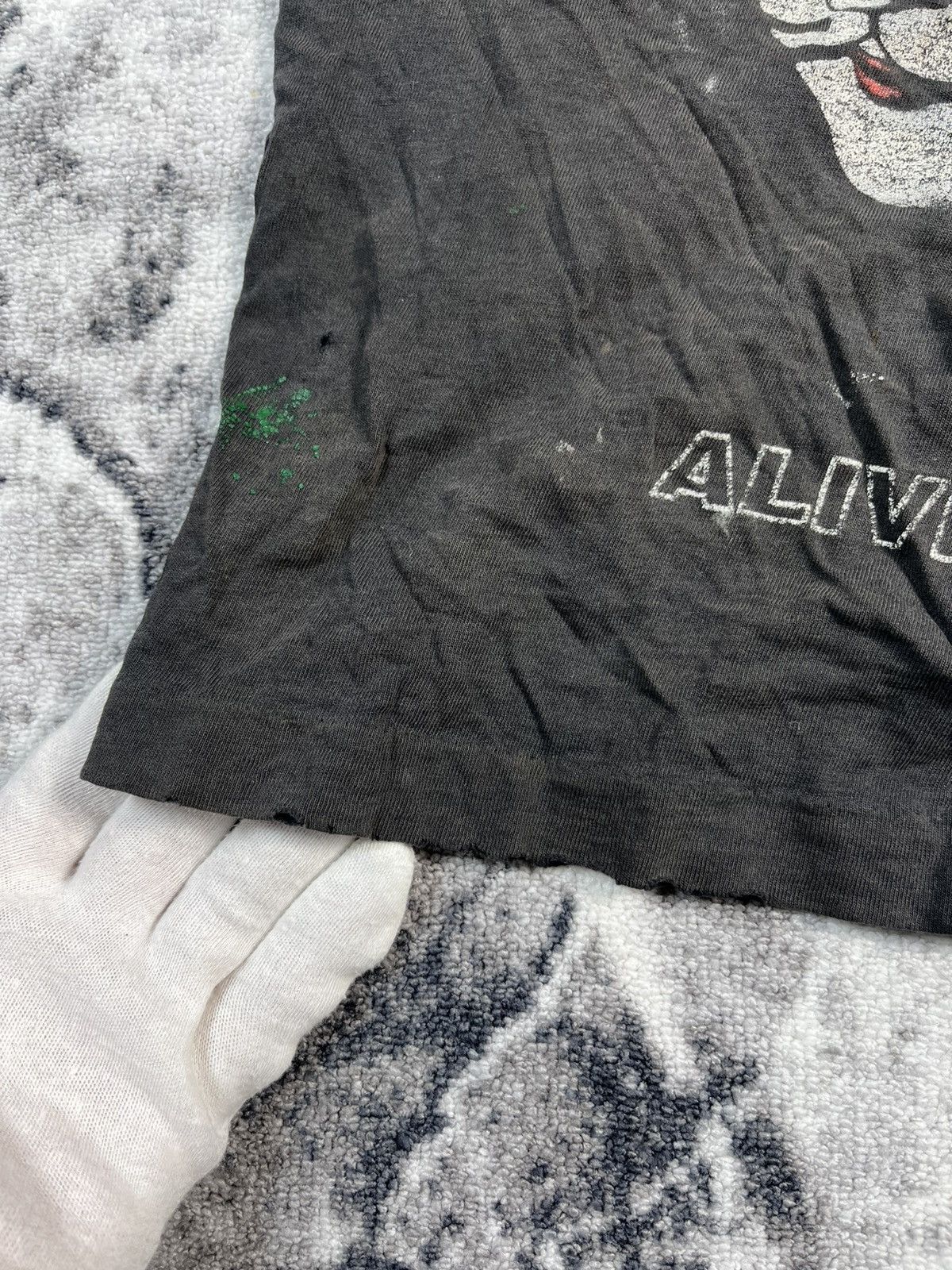 KISS KISS Alive Worldwide Tour 96 97 Distressed Faded Tee Size US XL / EU 56 / 4 - 11 Thumbnail