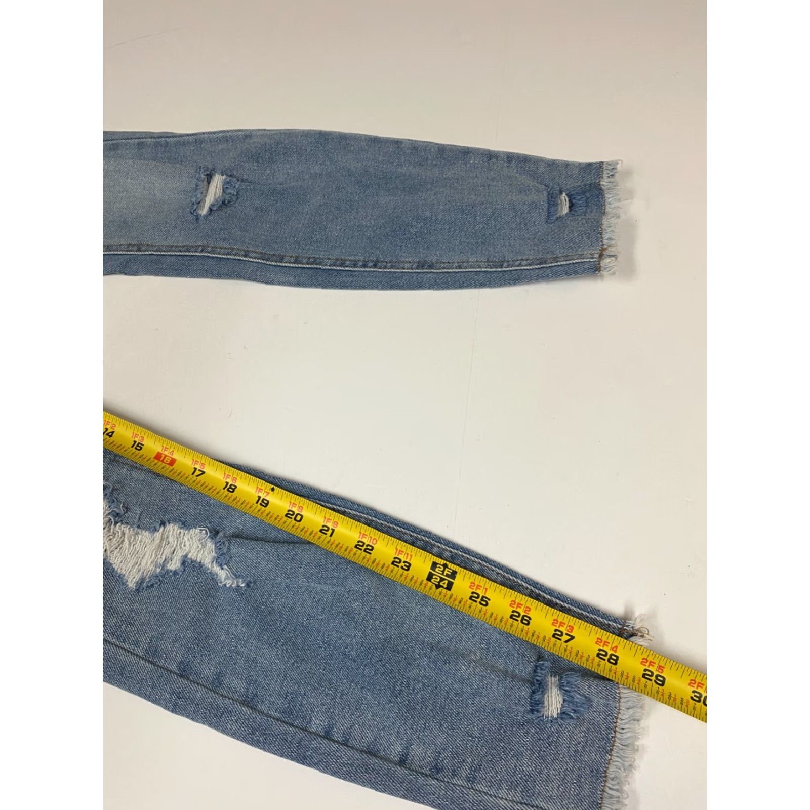 Vintage Tinseltown Womens Jeans 3 blue skinny light Blue Denim Zip Pockets Slim 28in 24in Inseam Regular Designer Size 26" / US 2 / IT 38 - 7 Thumbnail