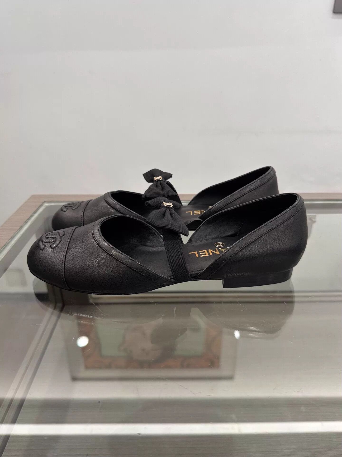 Chanel Chanel CC embossed bow Mary Janes black Size US 5.5 / IT 35.5 - 5 Thumbnail