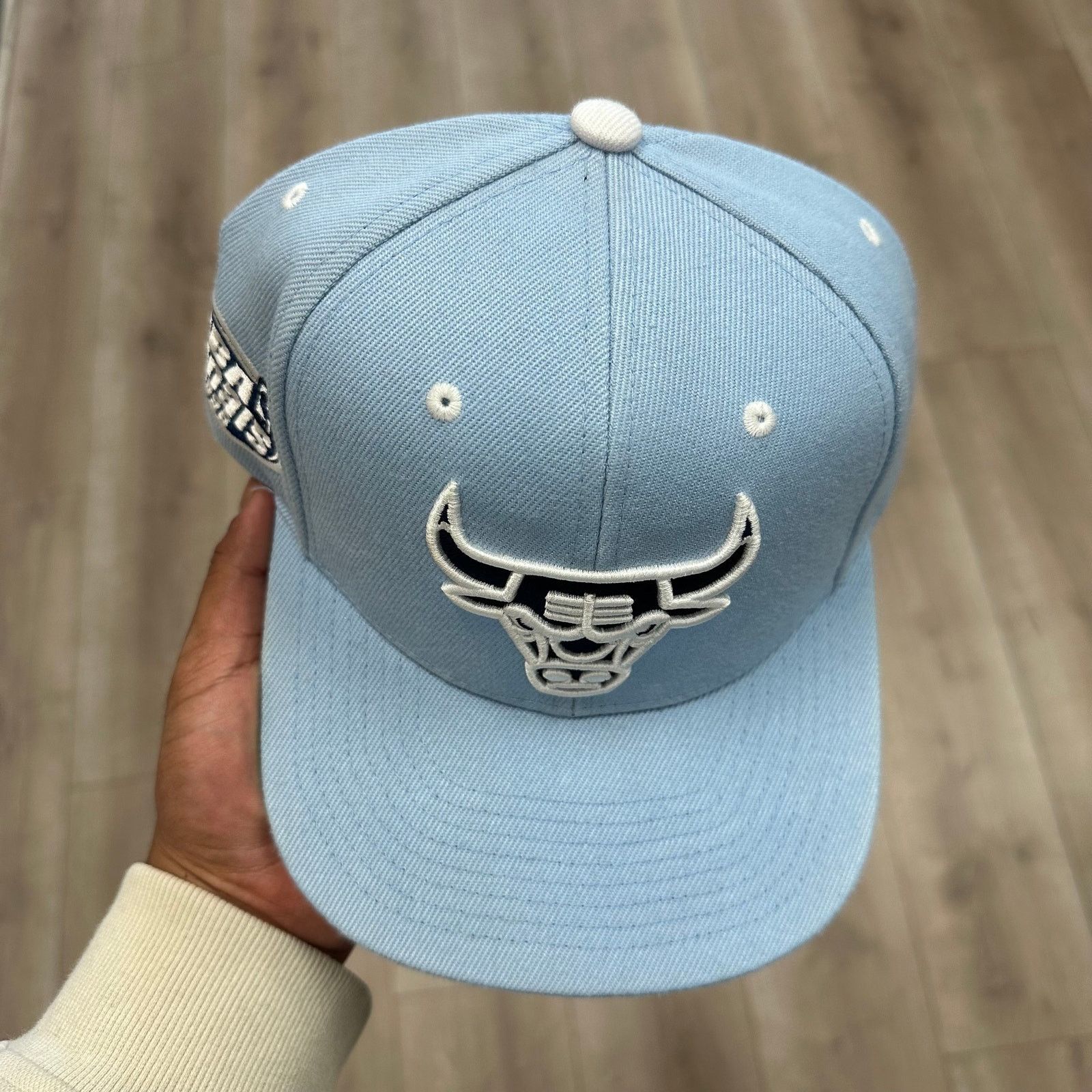 Mitchell & Ness Mitchell & Ness Chicago Bulls light blue 1996 NBA Finals hat Size ONE SIZE - 3 Thumbnail