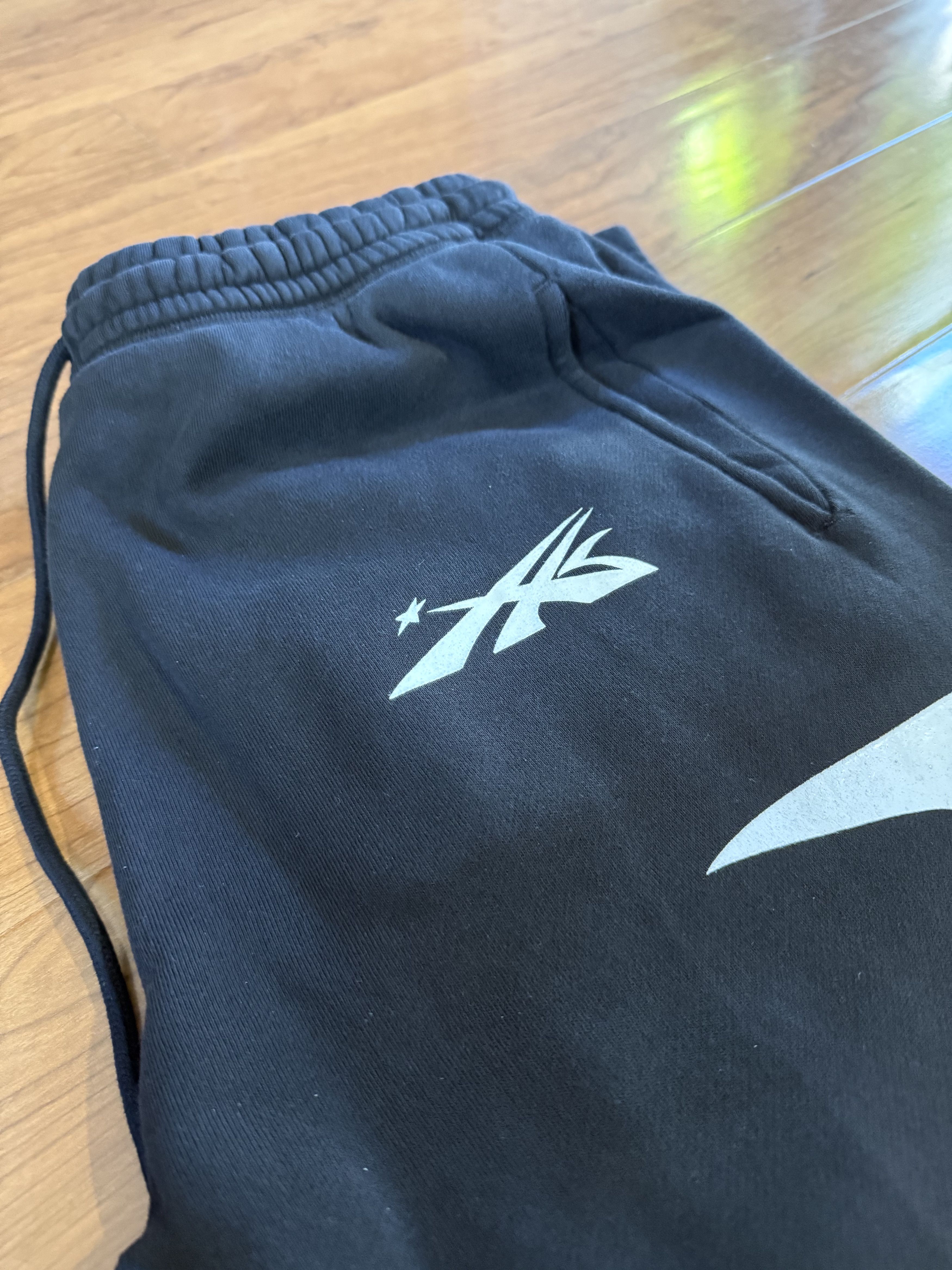 HELLSTAR Hellstar Sports Jet Black Sweatpants Size US 32 / EU 48 - 4 Thumbnail