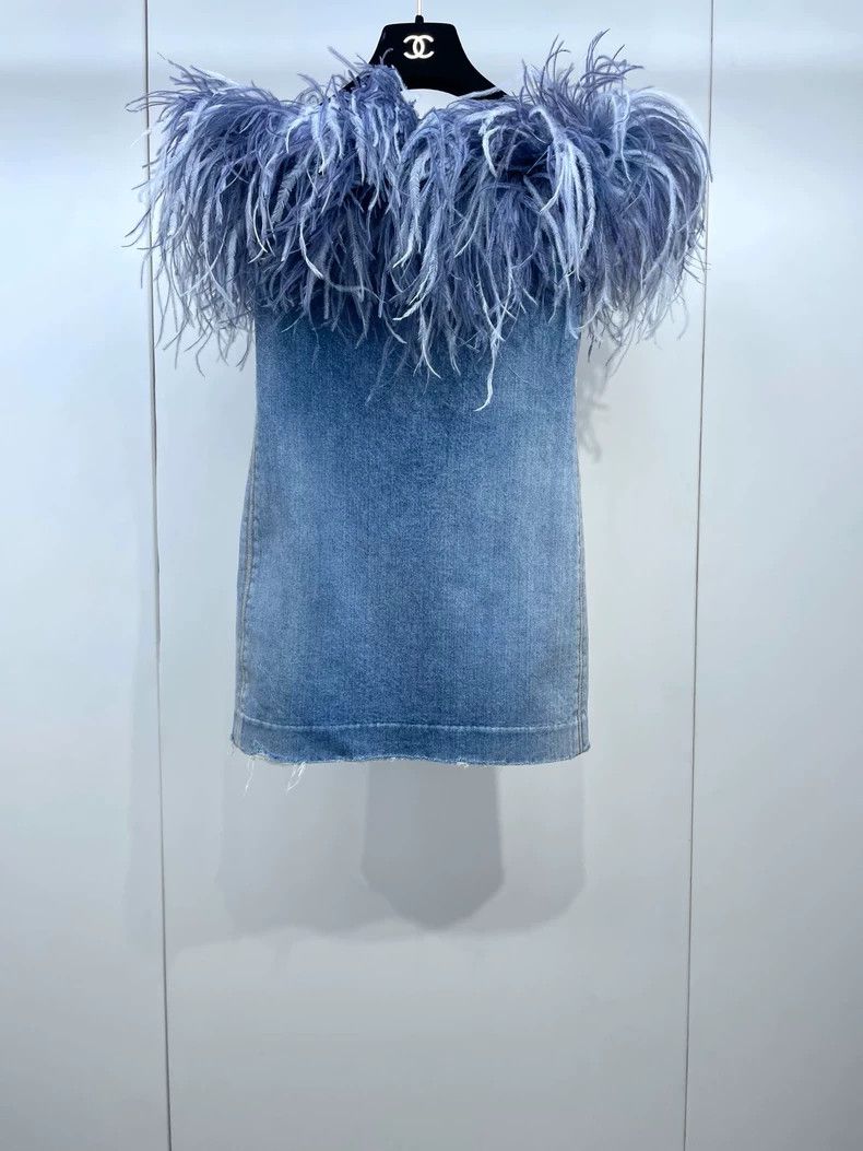 Saint Laurent Paris Saint Laurent Paris Explosive feather dress Size S / US 4 / IT 40 - 1 Thumbnail