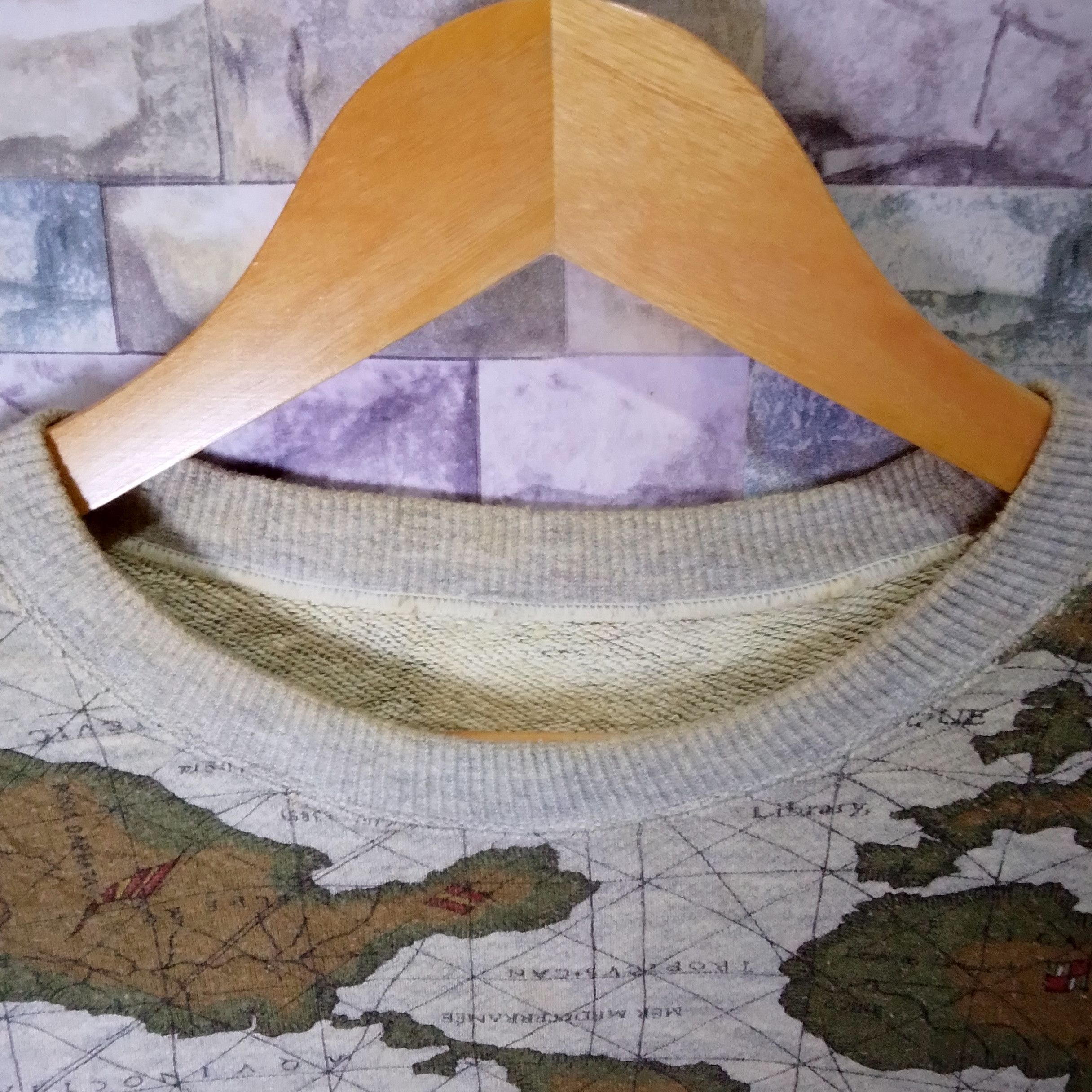 Vintage Vintage Map Boxy Sweatshirt Size US S / EU 44-46 / 1 - 10 Thumbnail