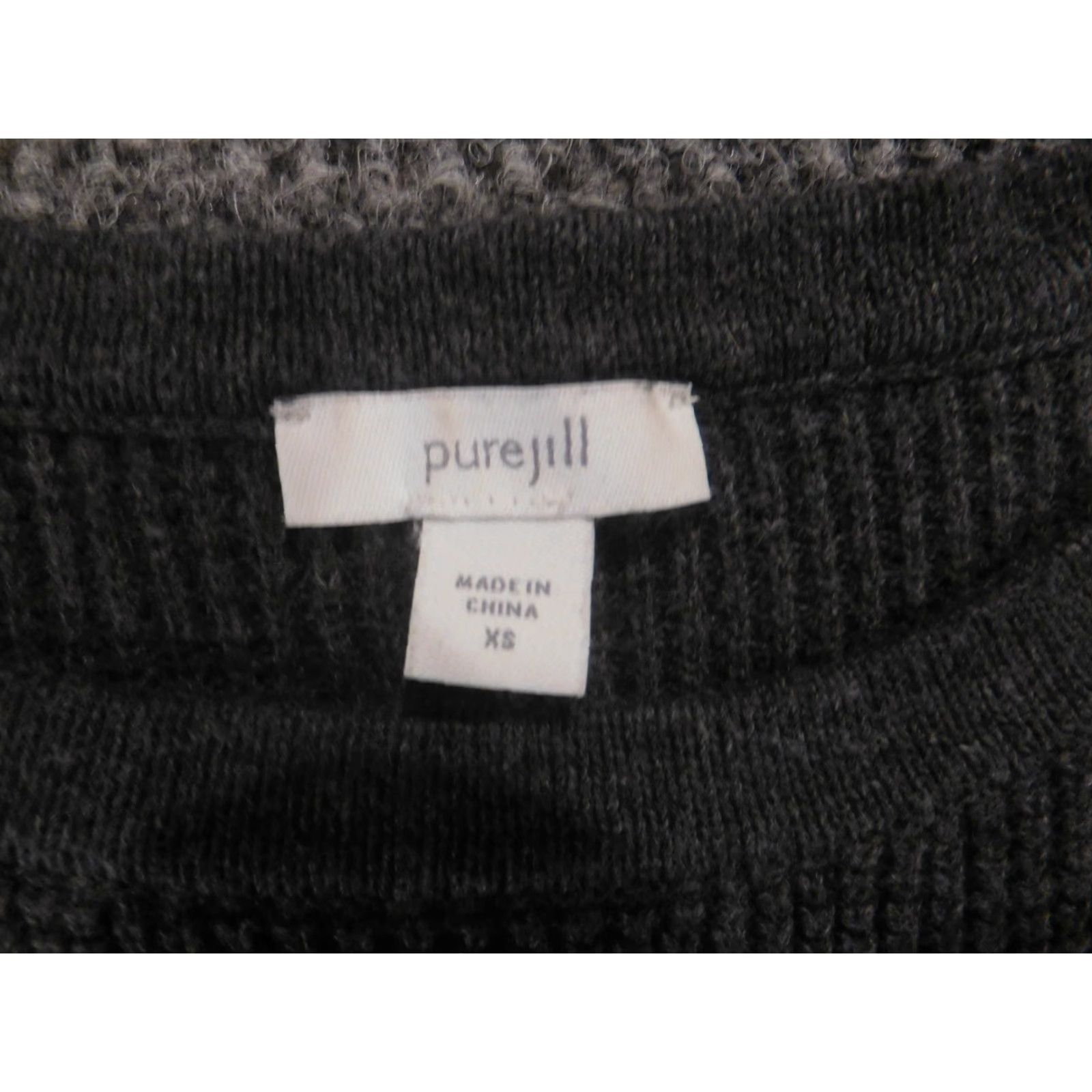 J. Jill J. Jill Womens Sweater XS Gray Solid Cable-Knit Crew Neck 3/4 Sleeve Pullover Cotton Viscose Stretch Button Pullover Winter Mens? Wait genders. End. Size XS / US 0-2 / IT 36-38 - 4 Thumbnail