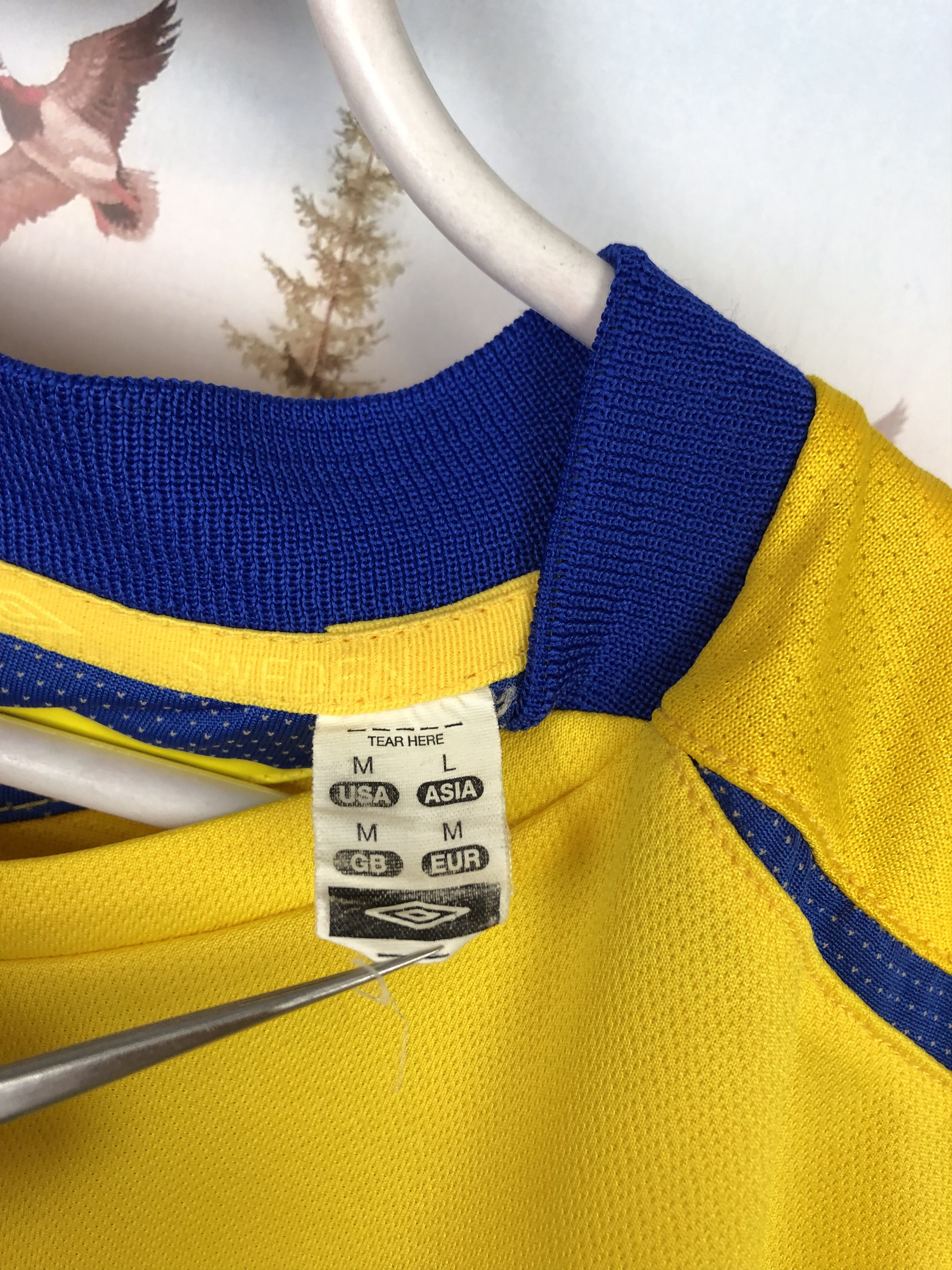 Umbro Sweden football shirt 2005 Soccer Umbro Jersey Tee Hype Size US M / EU 48-50 / 2 - 9 Thumbnail