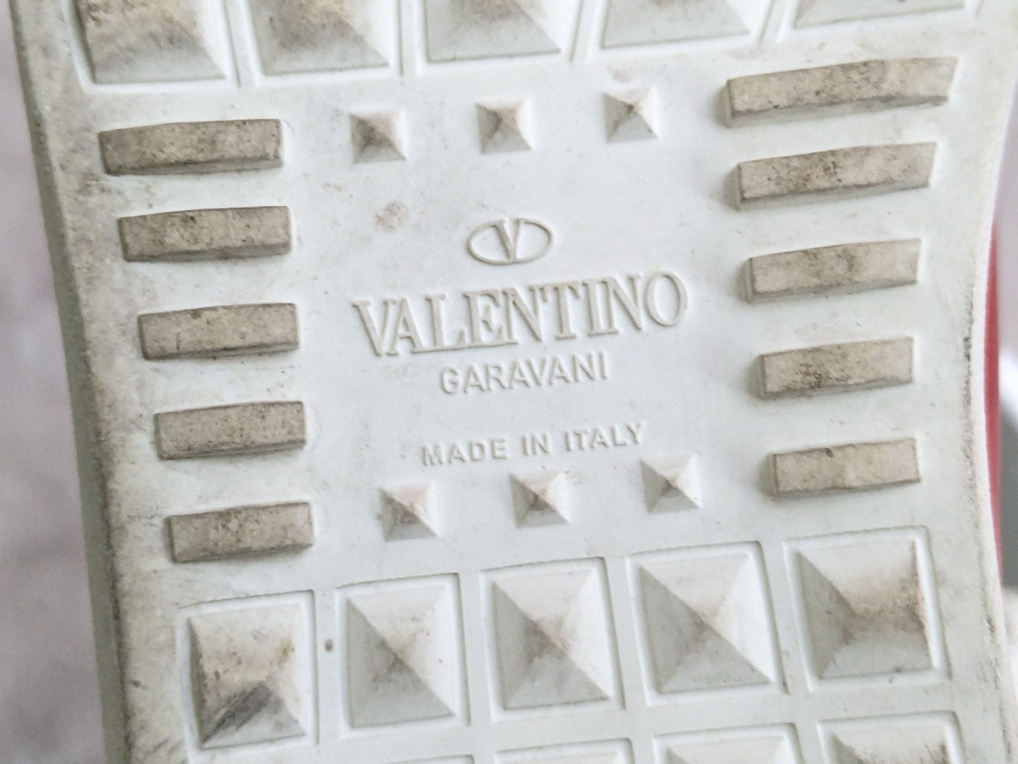 Valentino Valentino Rockstud Sneakers 9 42 Red White Low Tops Size US 9 / EU 42 - 14 Thumbnail